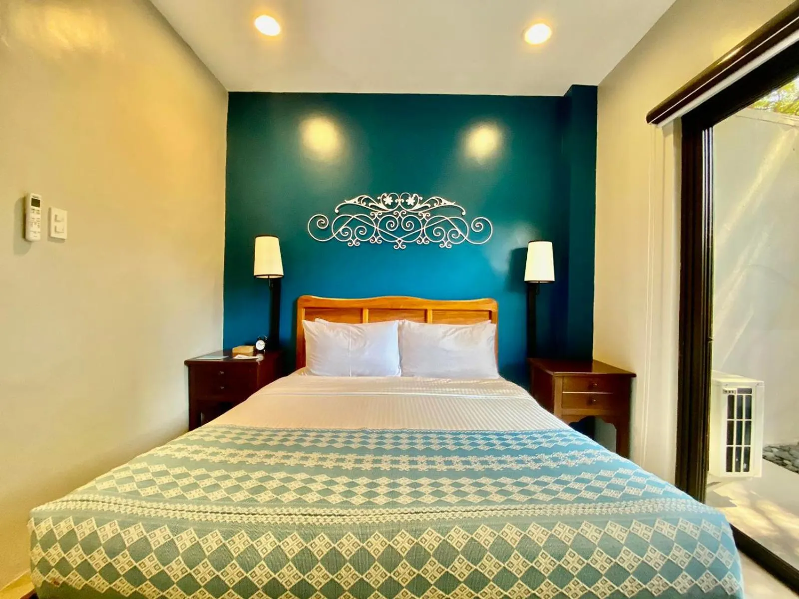 Bed in Paradores de Vigan