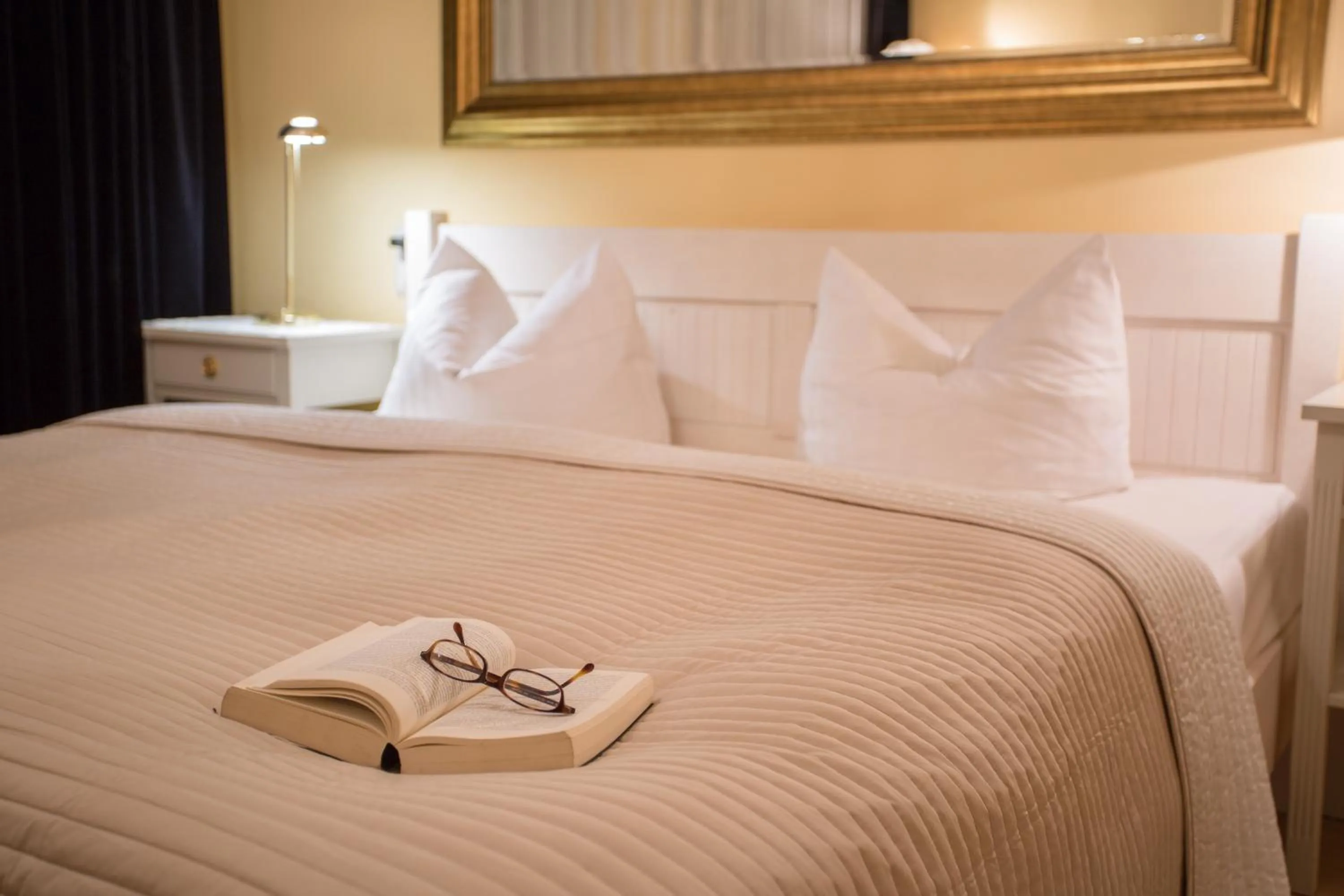 Bed in Das Literaturhotel Berlin