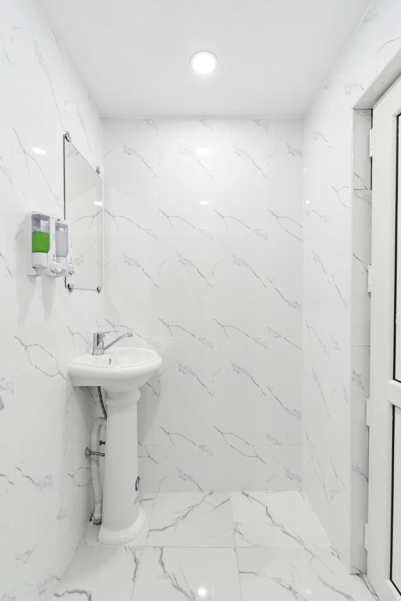 Bathroom in 7 days hotel