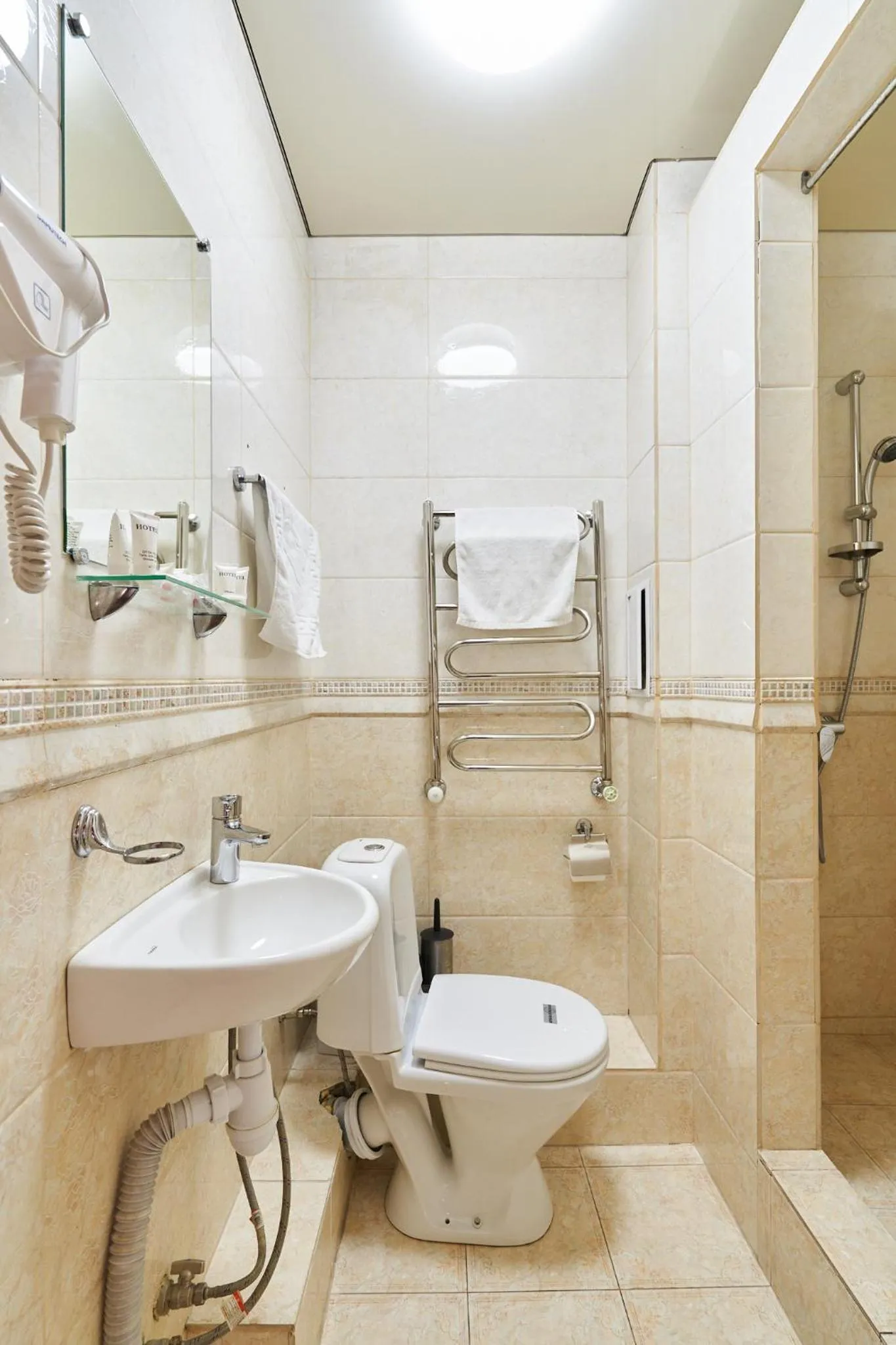 Bathroom in 7 days hotel