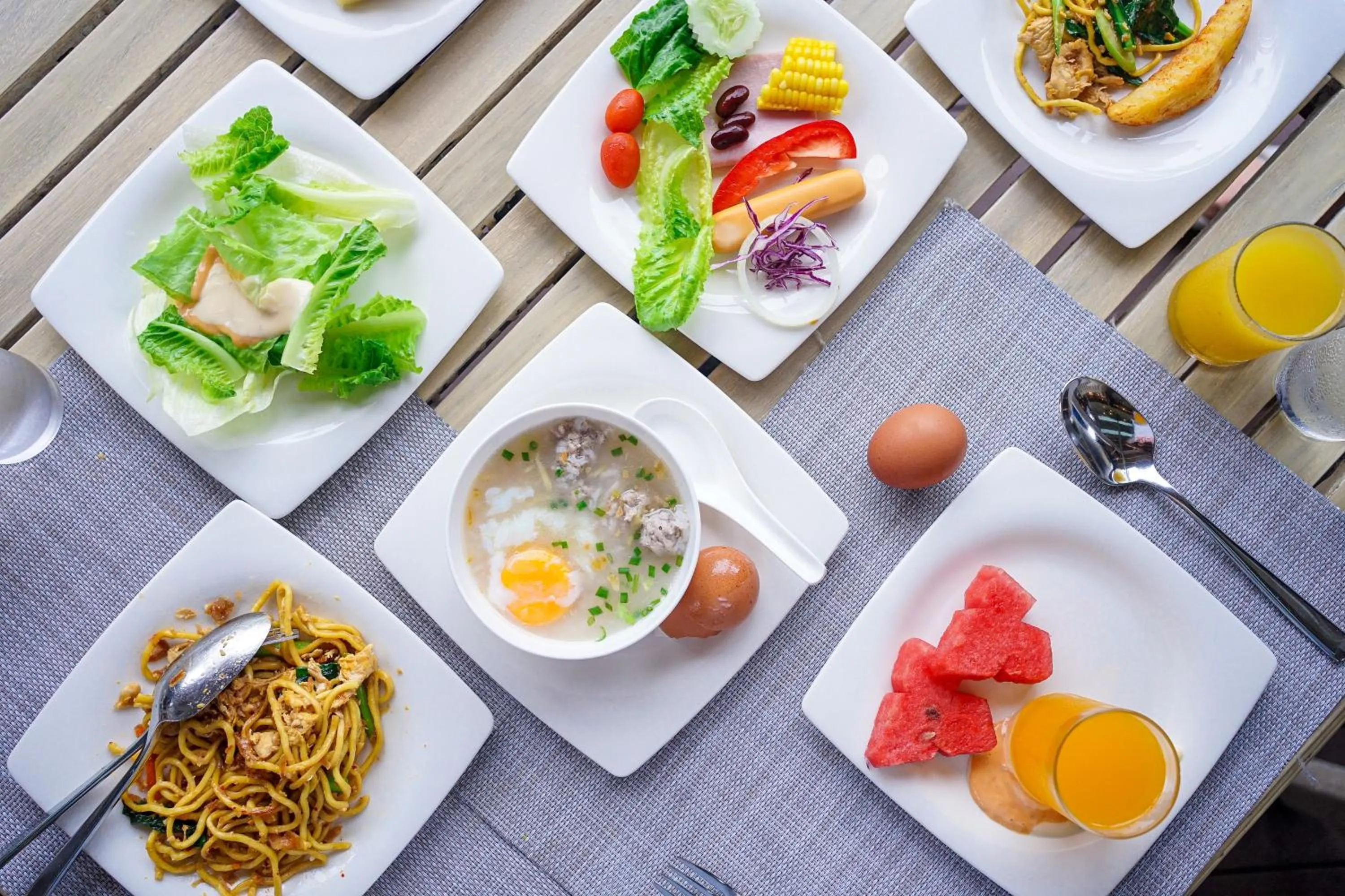 Food and drinks in The Hotspring Beach Resort & Spa - SHA Extra Plus