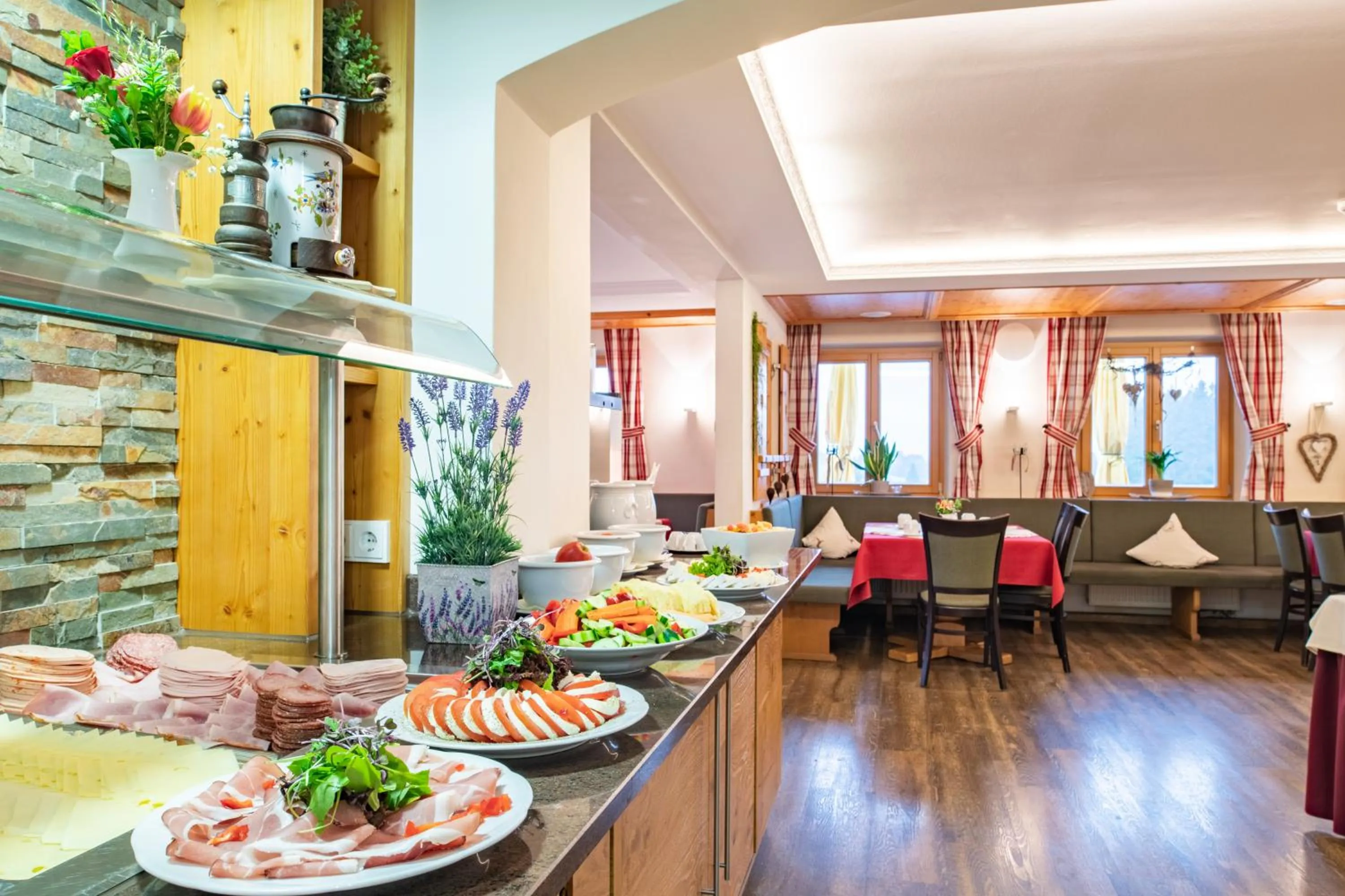 Breakfast in Landhotel Schwarzenbach - Wellness & Spa