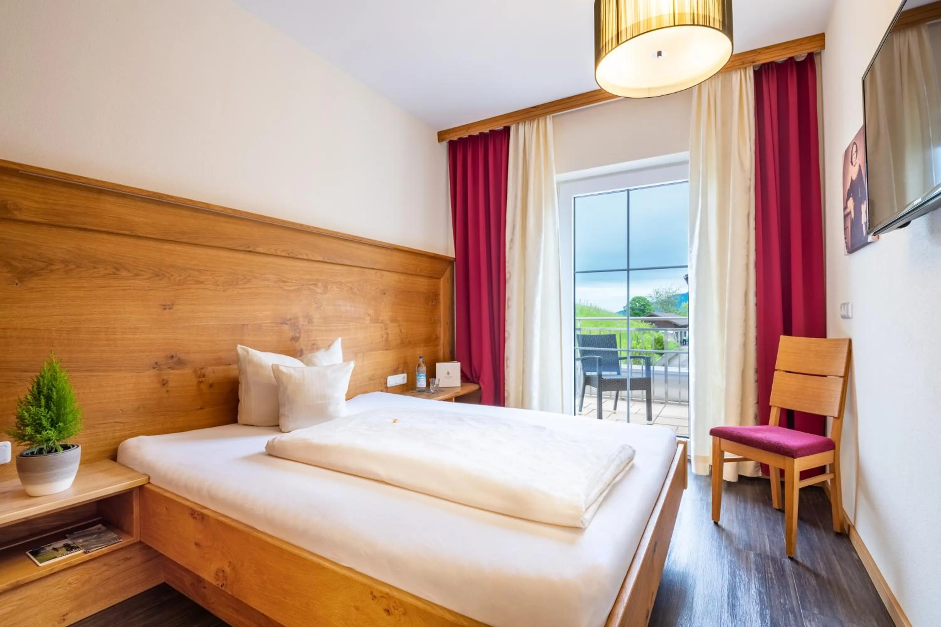 Bed in Landhotel Schwarzenbach - Wellness & Spa