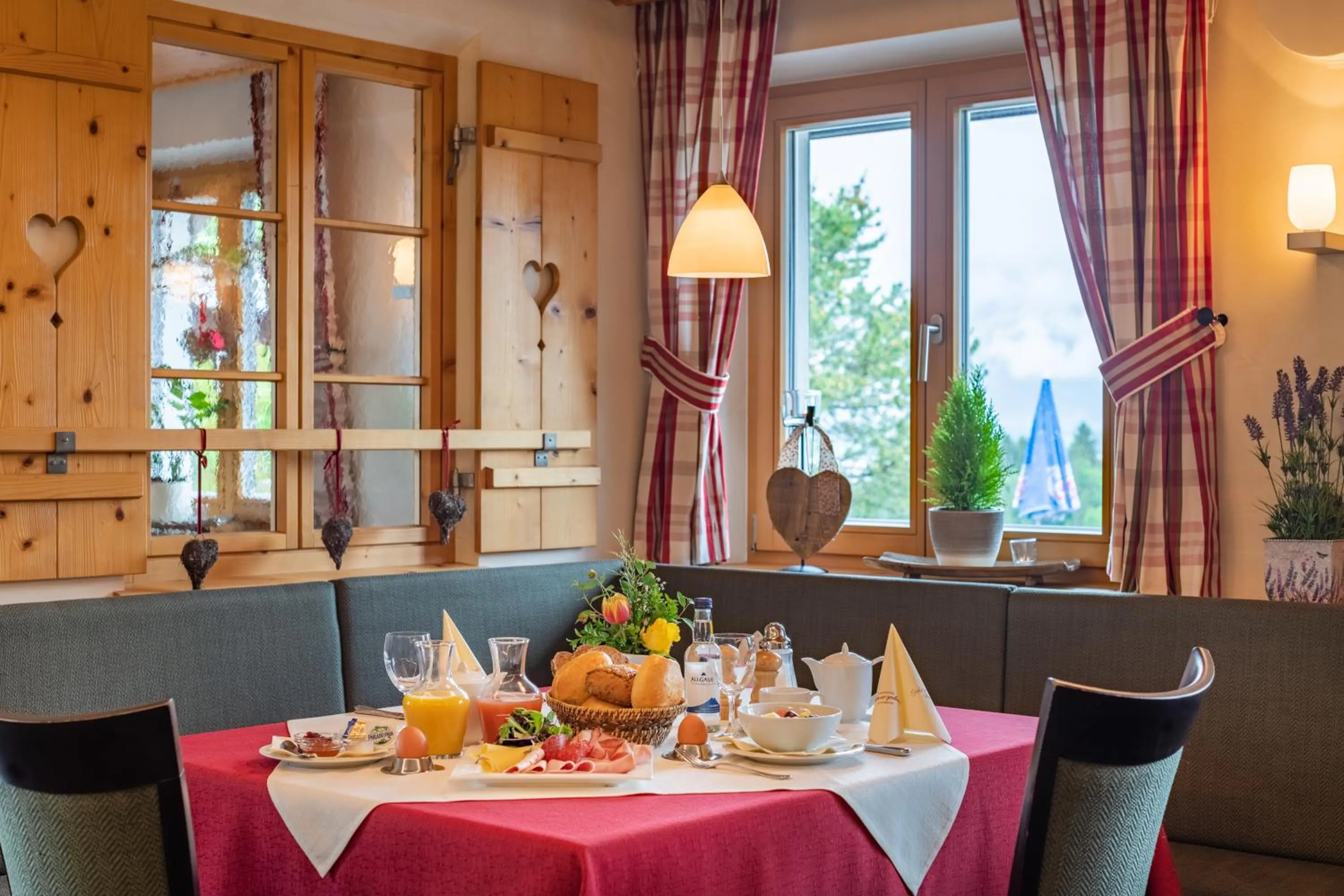 Continental breakfast in Landhotel Schwarzenbach - Wellness & Spa