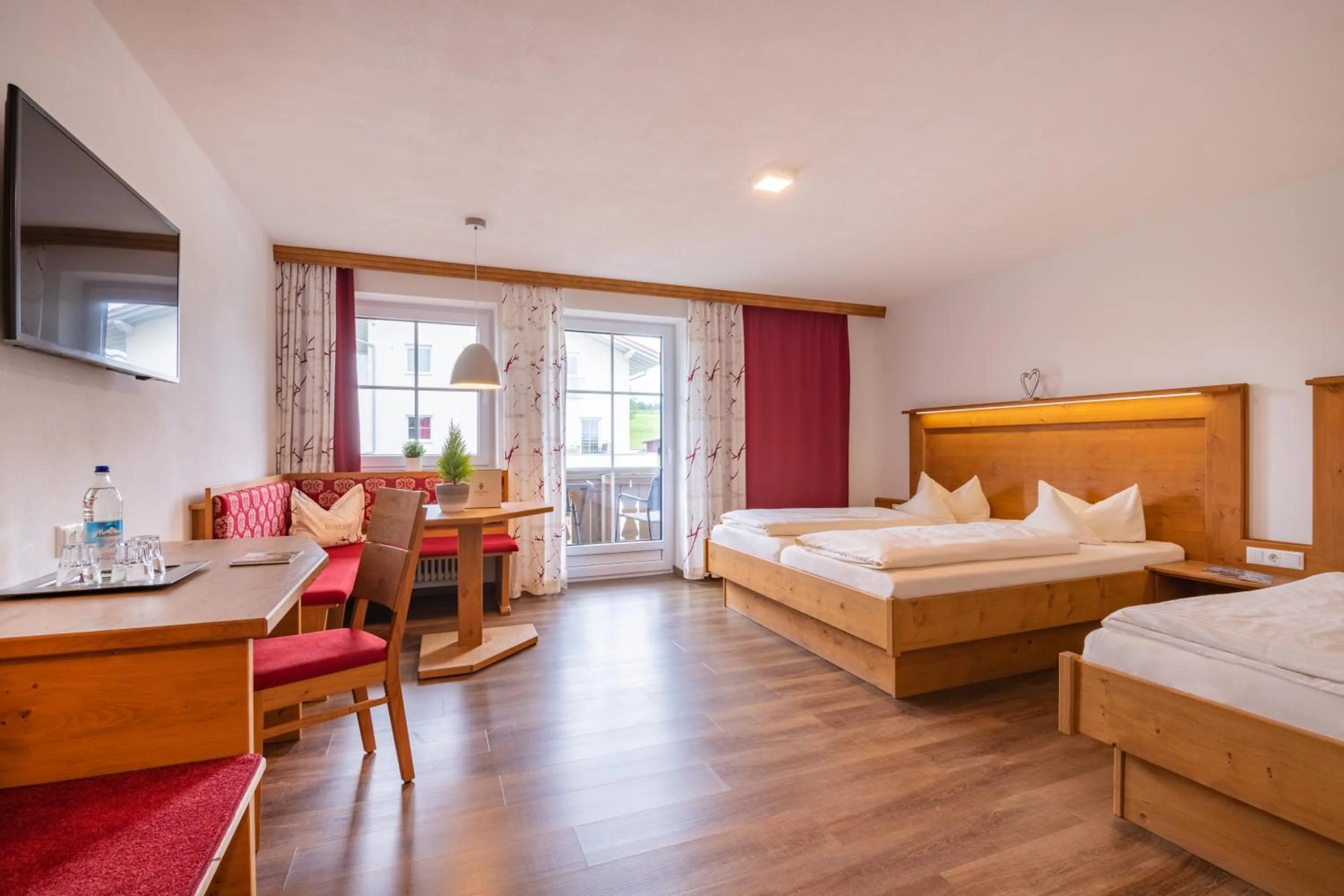 Photo of the whole room, Bed in Landhotel Schwarzenbach - Wellness & Spa