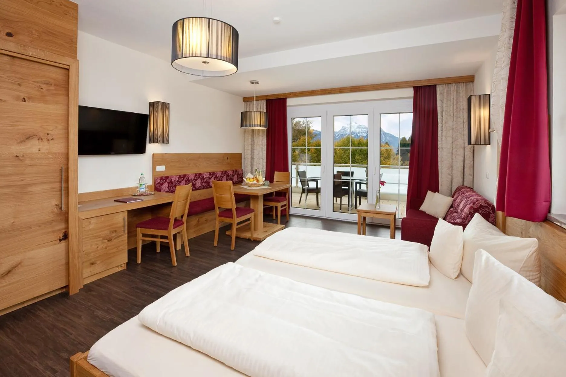 Bed in Landhotel Schwarzenbach - Wellness & Spa