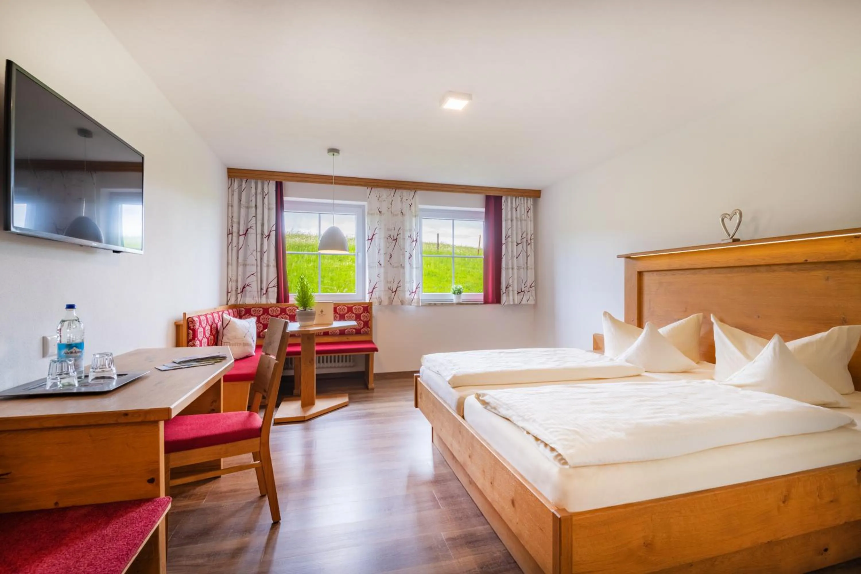 Photo of the whole room, Bed in Landhotel Schwarzenbach - Wellness & Spa