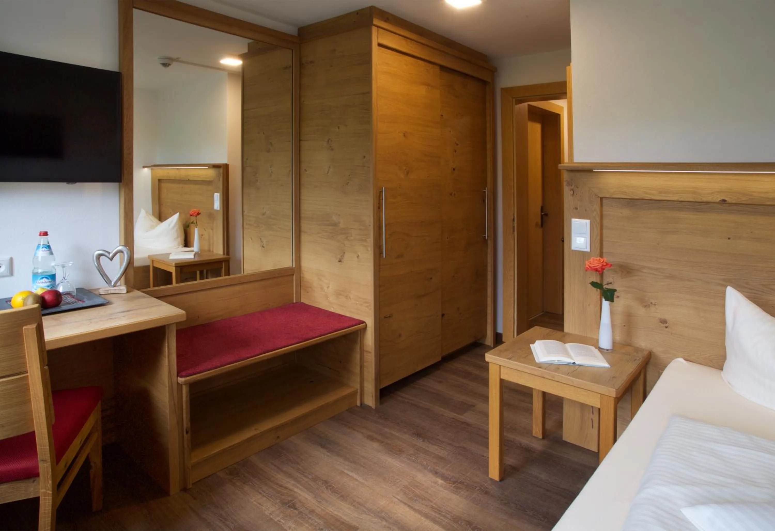 Photo of the whole room, Bed in Landhotel Schwarzenbach - Wellness & Spa