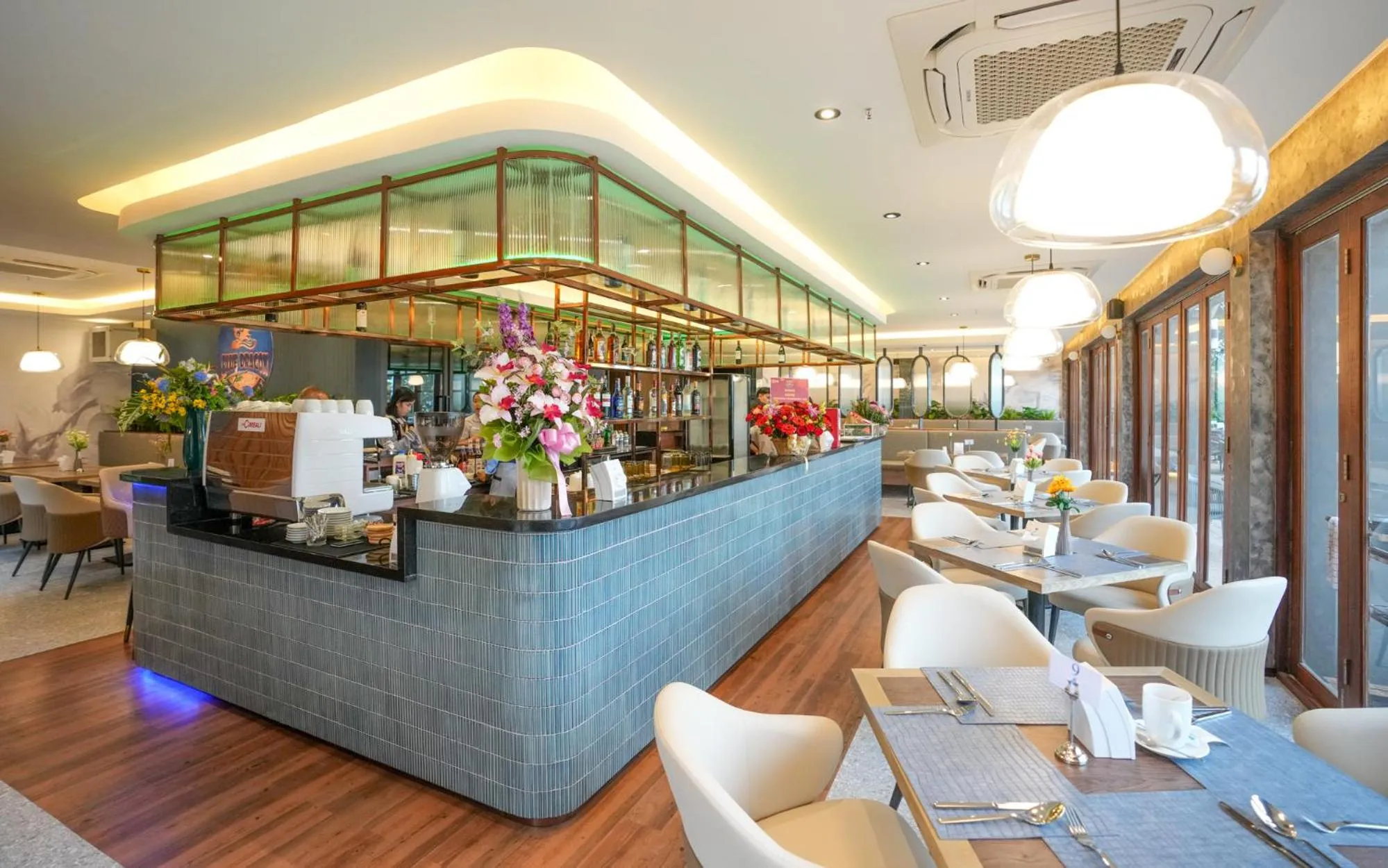 Restaurant/places to eat in Garden Cliff Resort And Spa