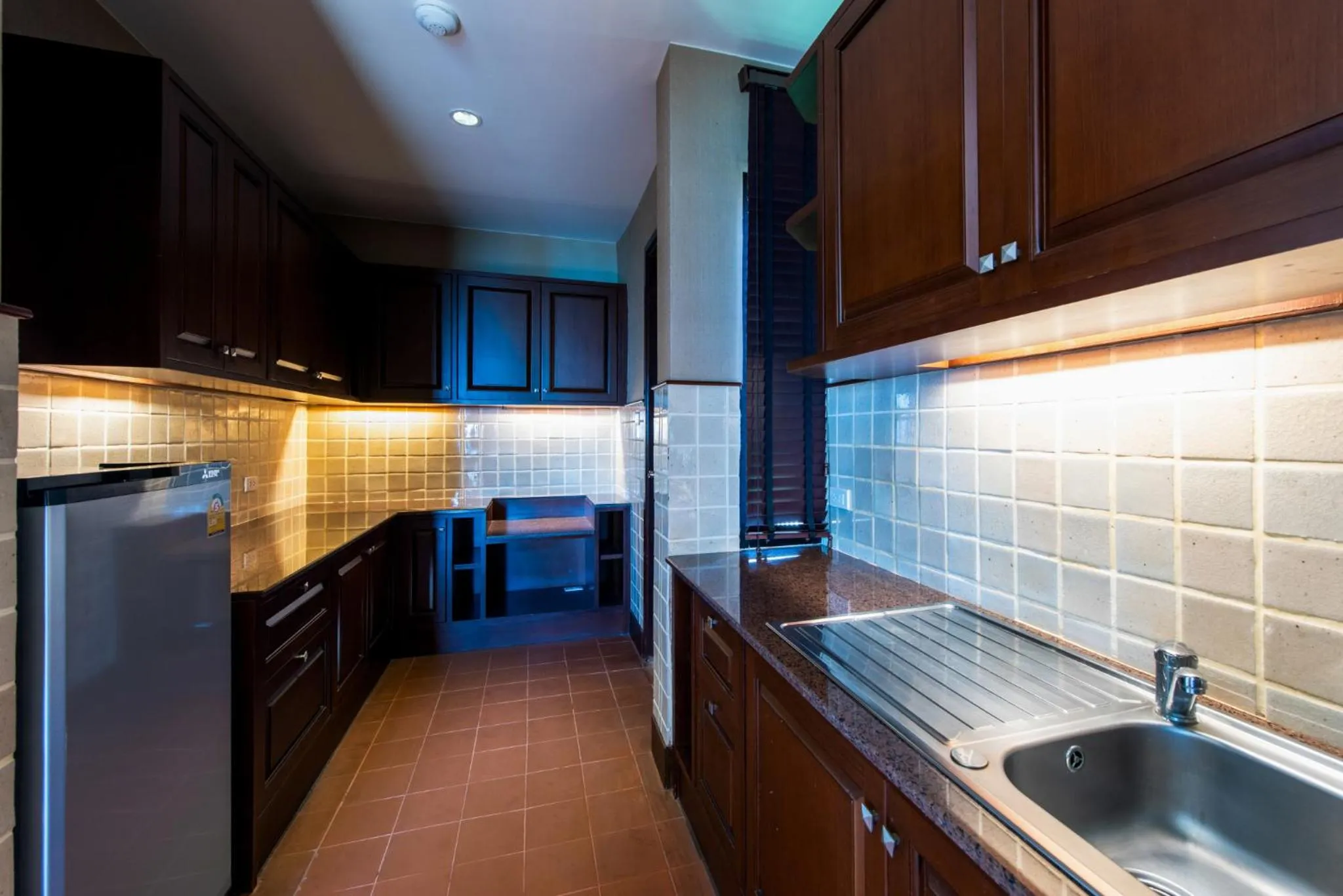 dishwasher in Garden Cliff Resort And Spa