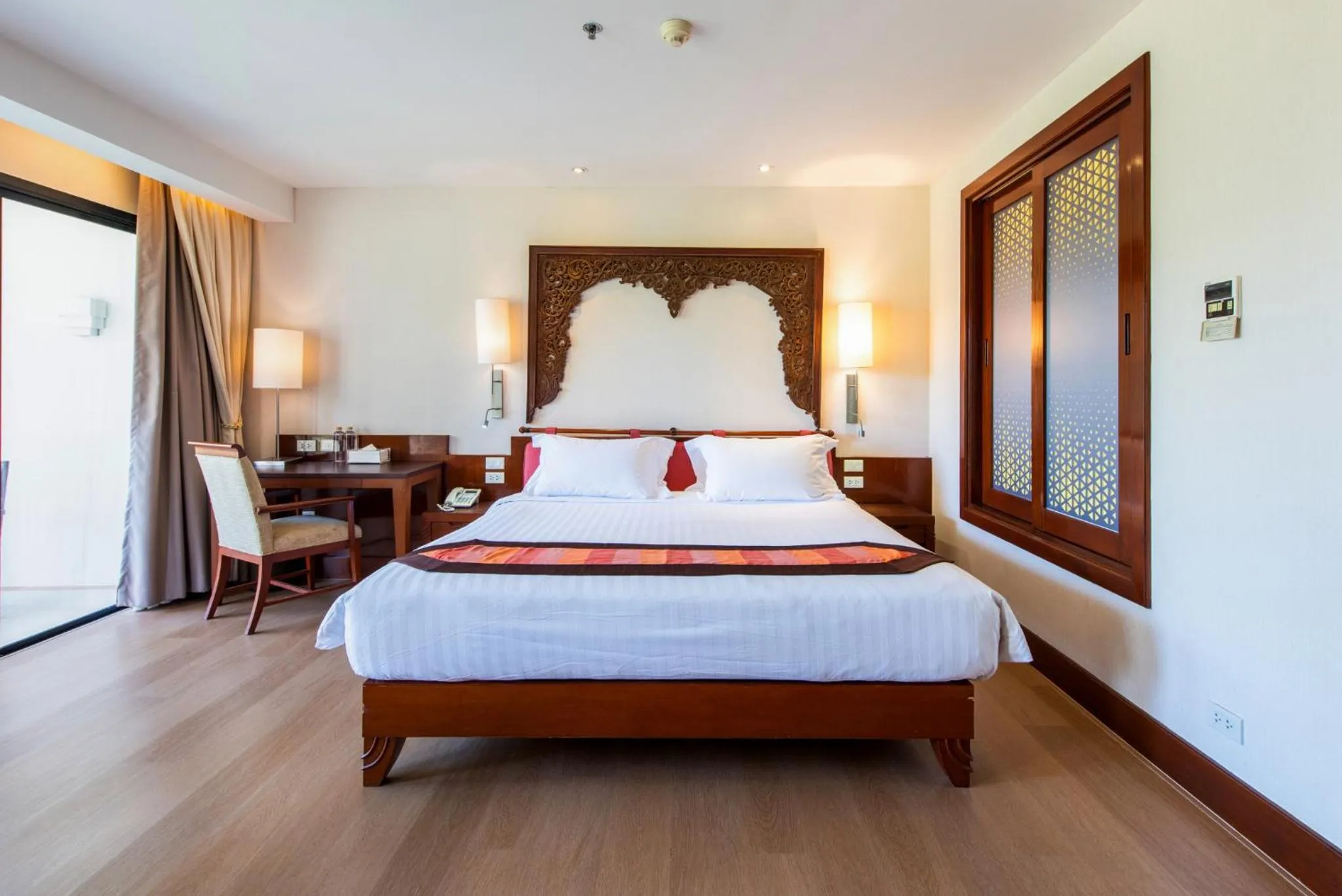 Bedroom, Bed in Garden Cliff Resort And Spa