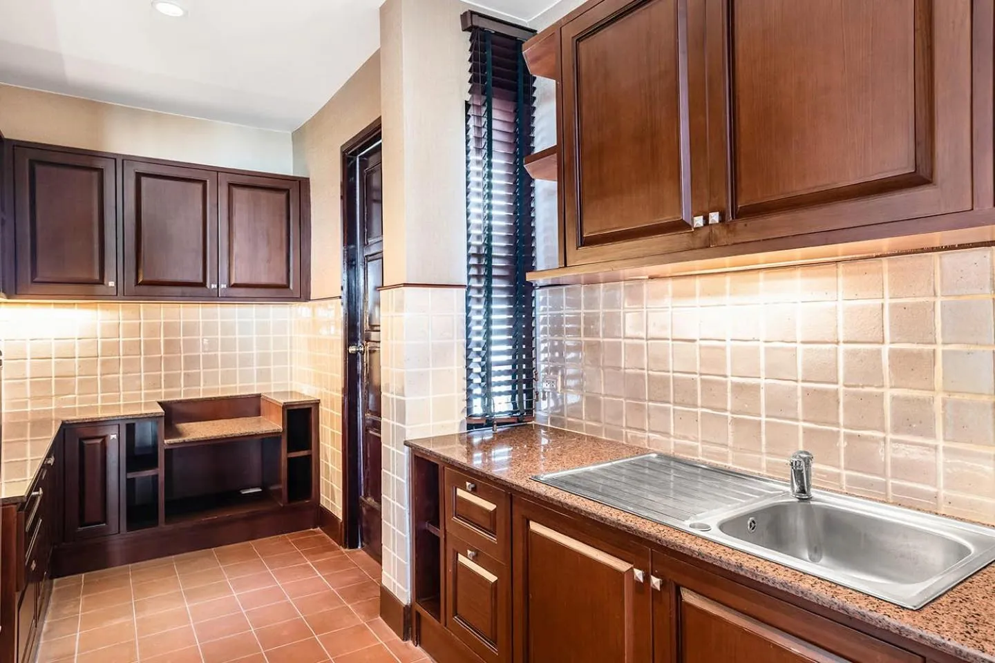 kitchen in Garden Cliff Resort And Spa