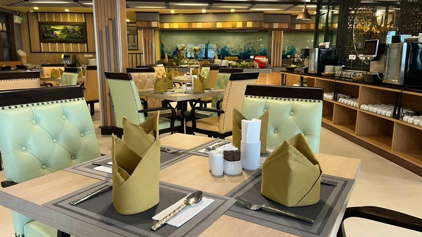 Restaurant/places to eat in Garden Cliff Resort And Spa