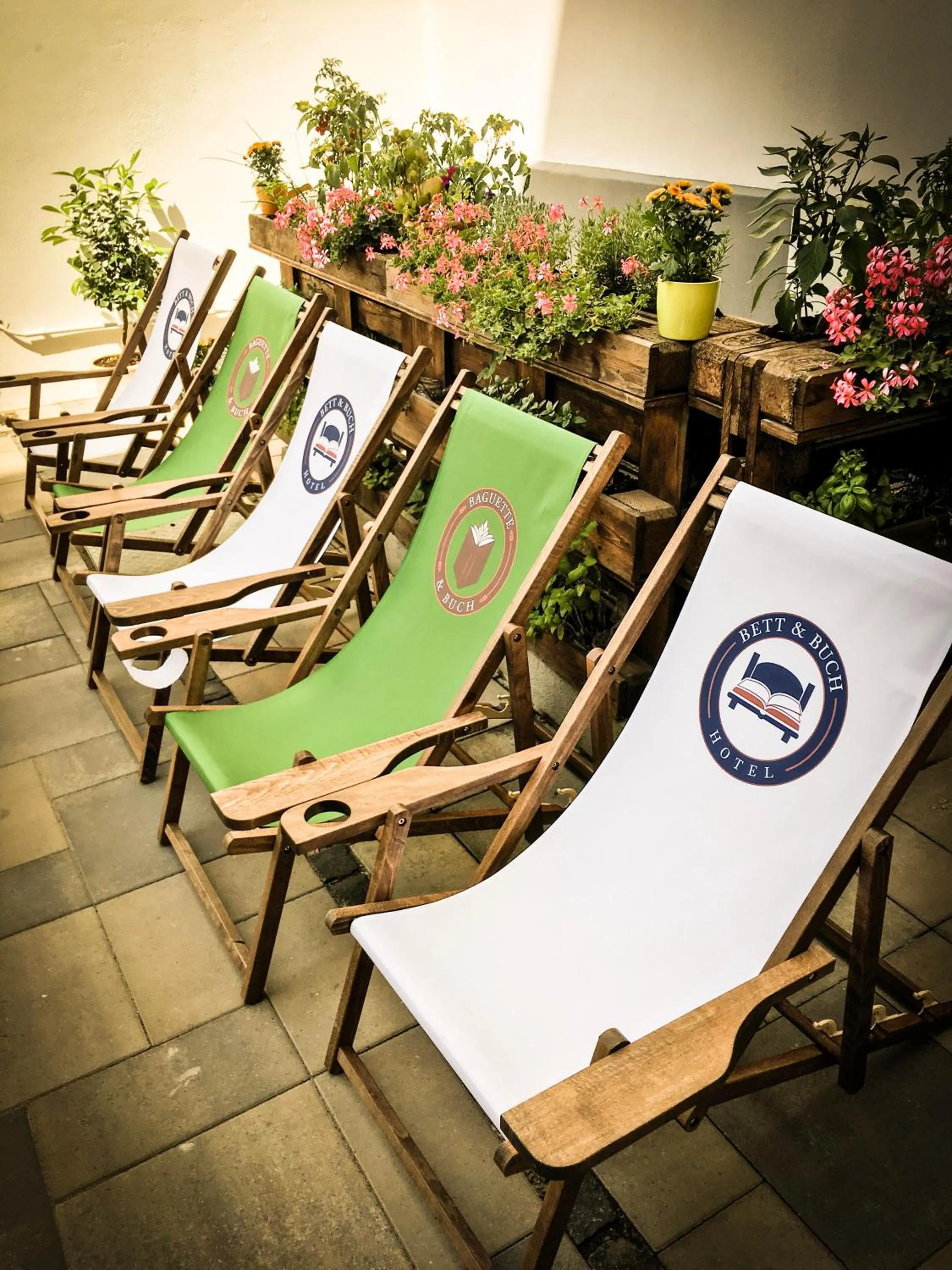 Patio in Hotel Bett und Buch