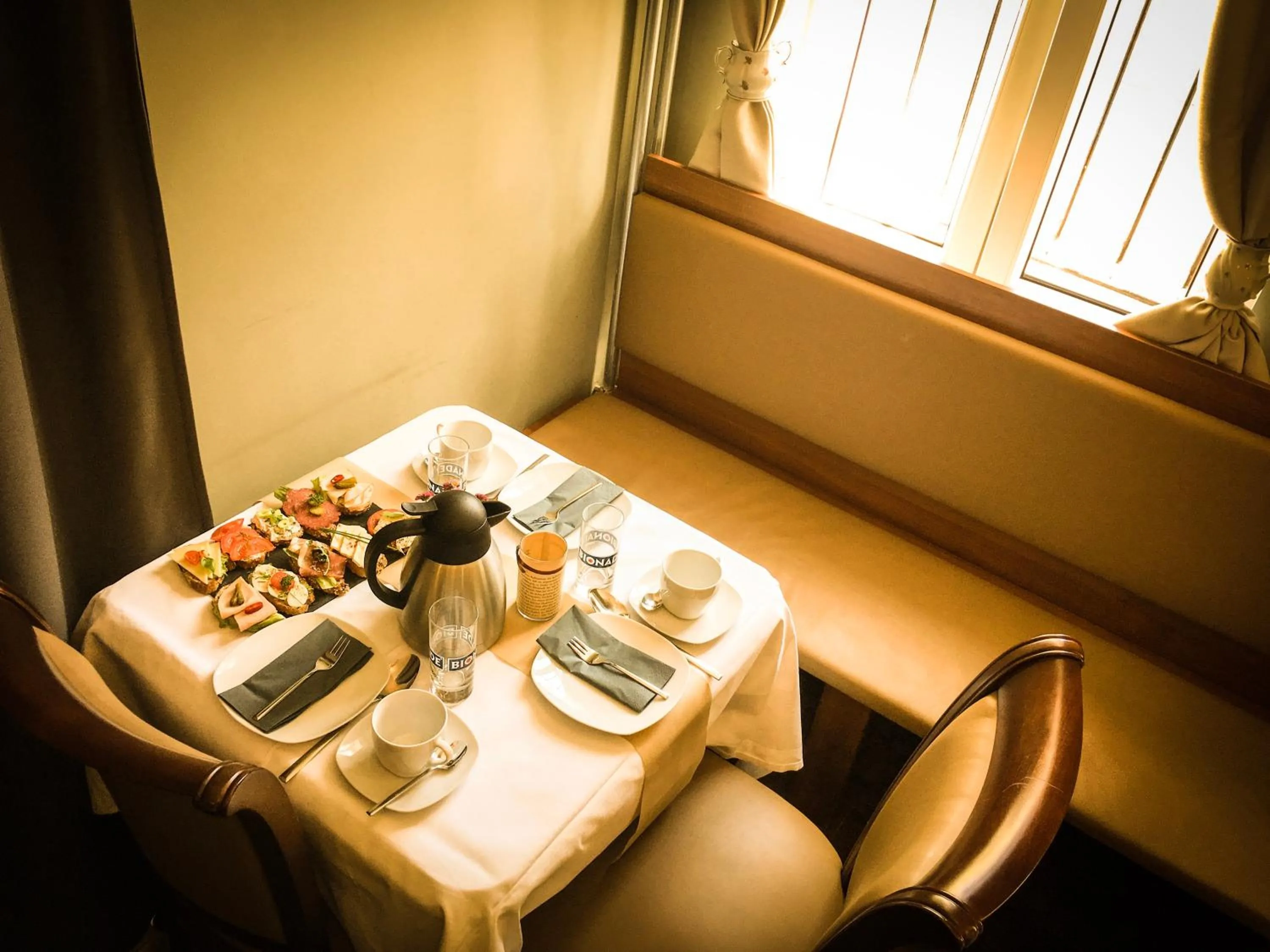 Restaurant/places to eat in Hotel Bett und Buch