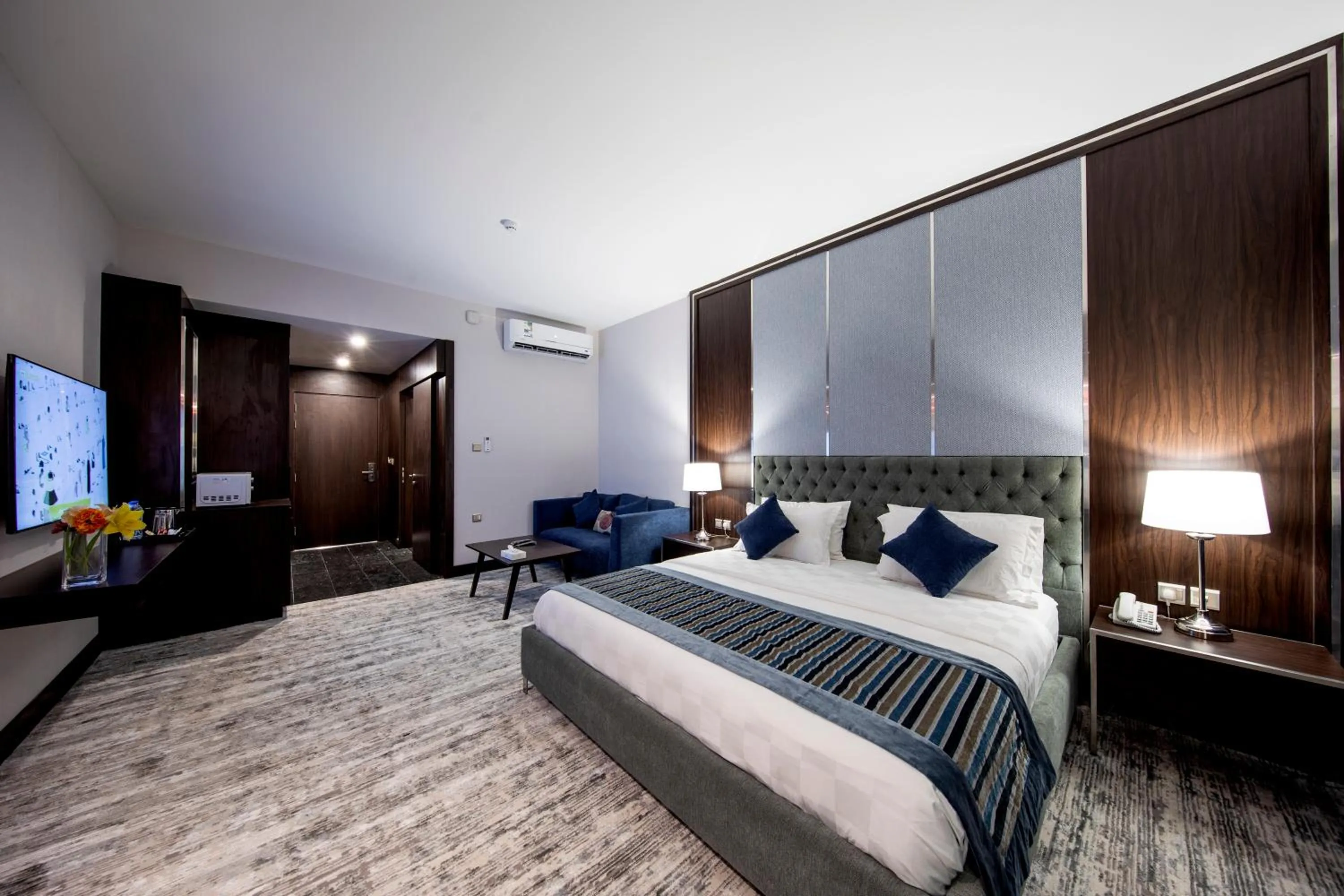 Bed in Lily Hotel Suite Mubarraz