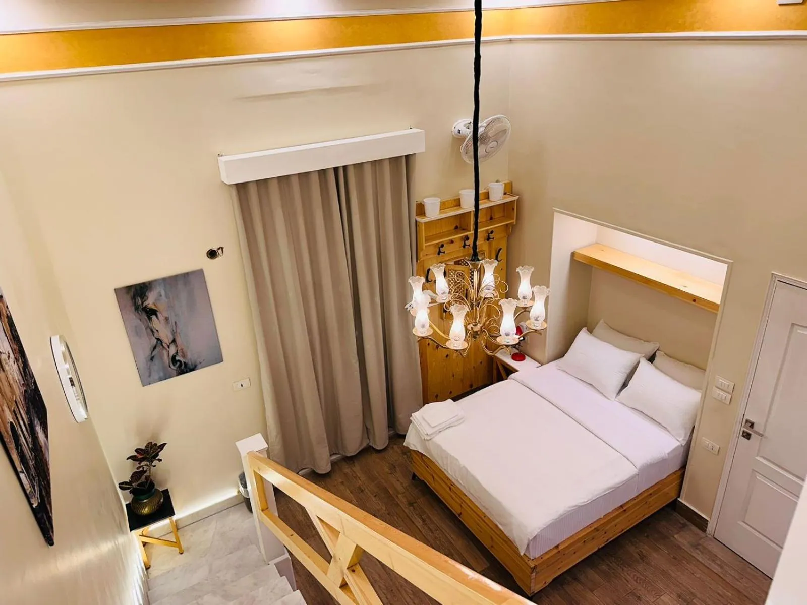 Photo of the whole room, Bed in Paris Hotel Cairo