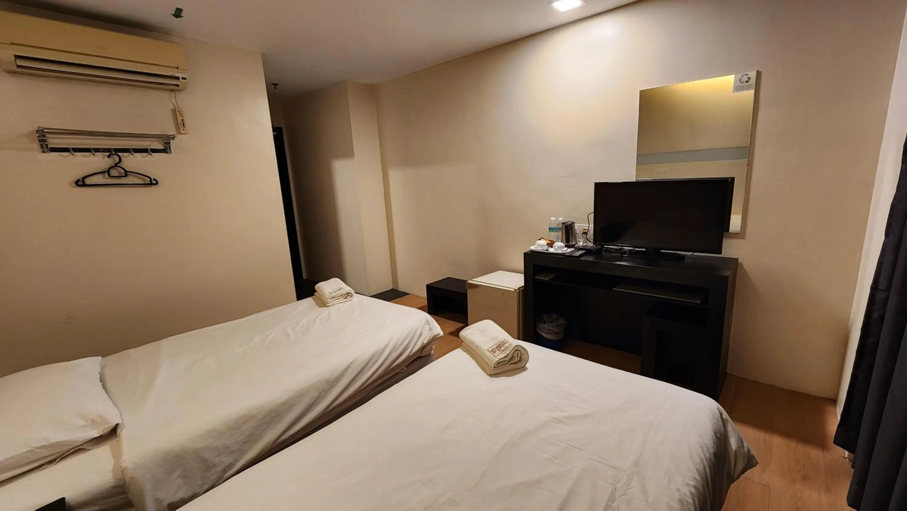 Bed in Fair Park Hotel