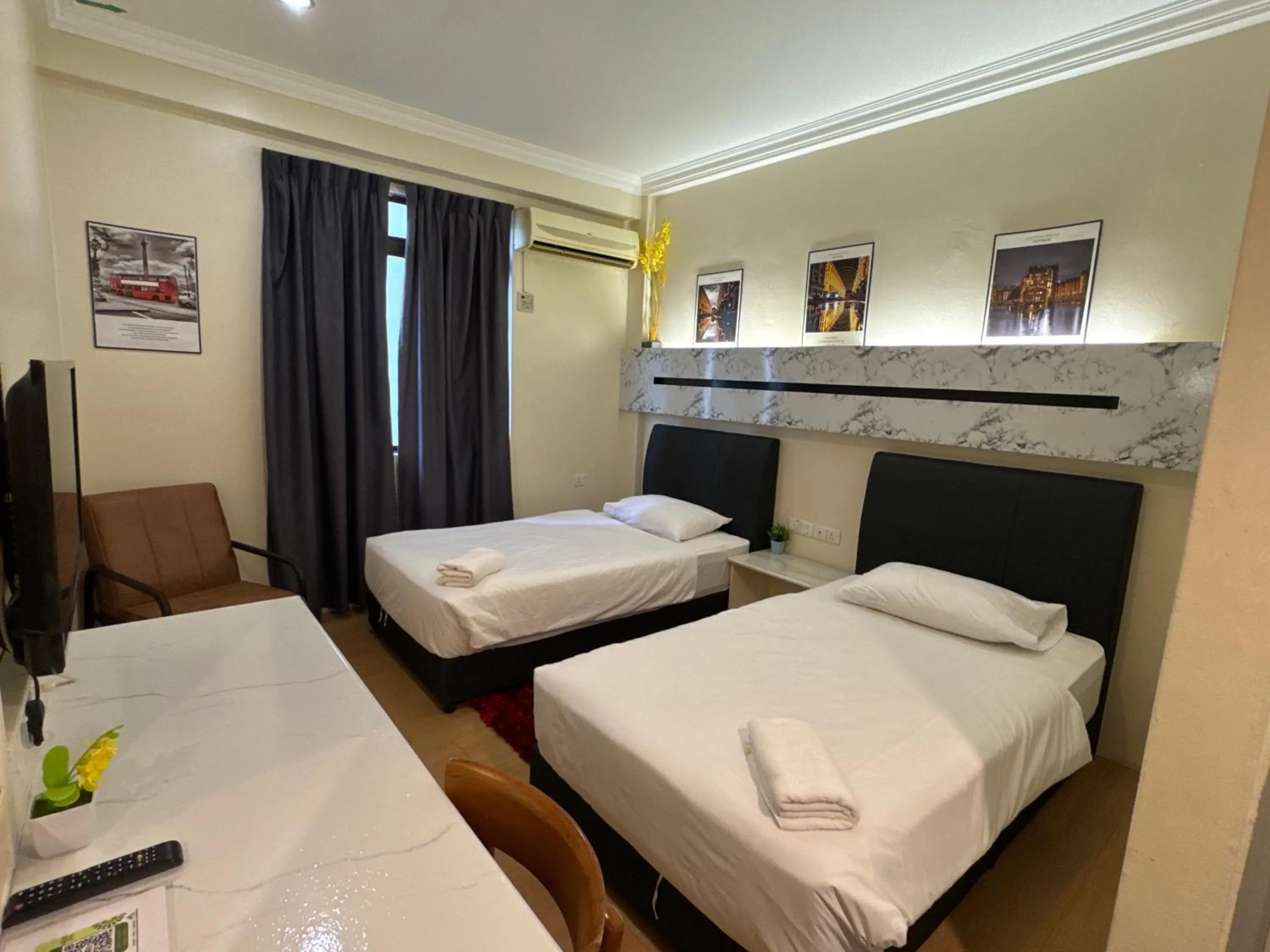 Bed in Fair Park Hotel