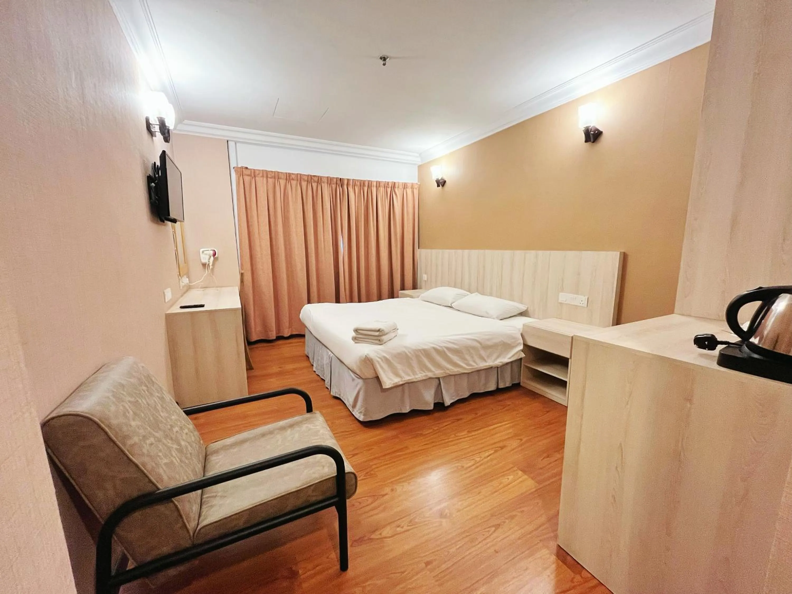 Bedroom, Bed in Fair Park Hotel