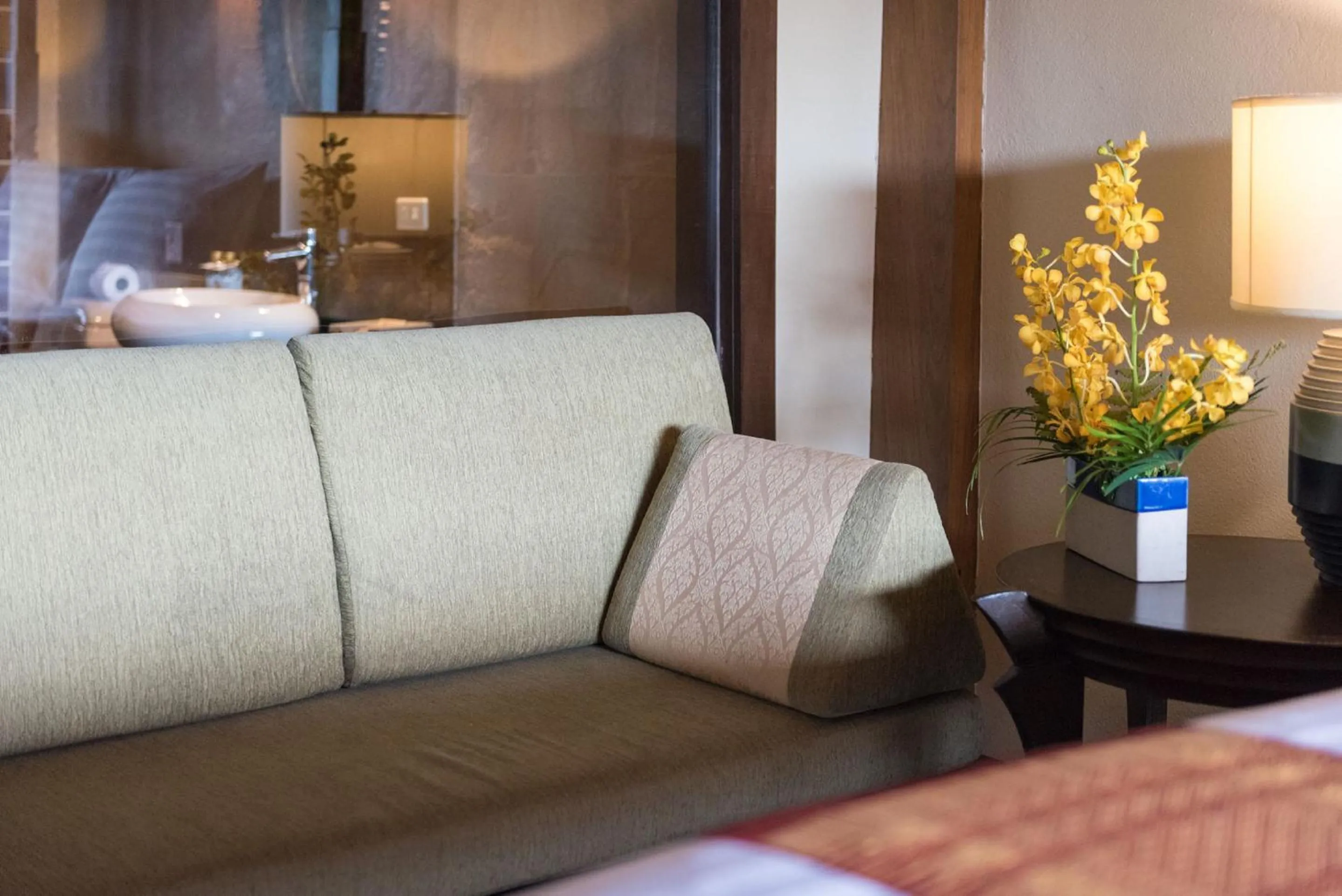 Seating area, Bed in Panviman Resort Koh Phangan