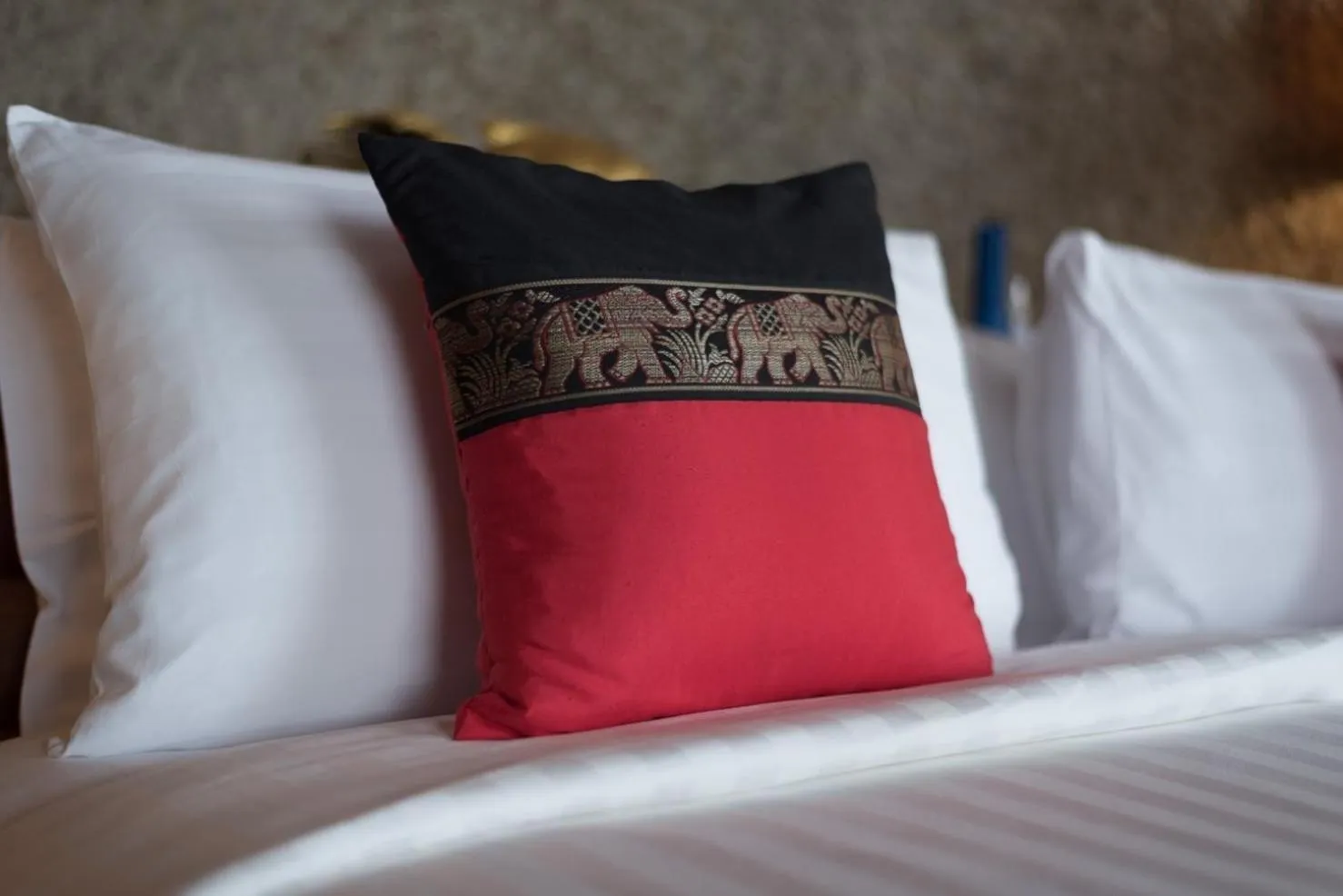 Property building, Bed in Panviman Resort Koh Phangan