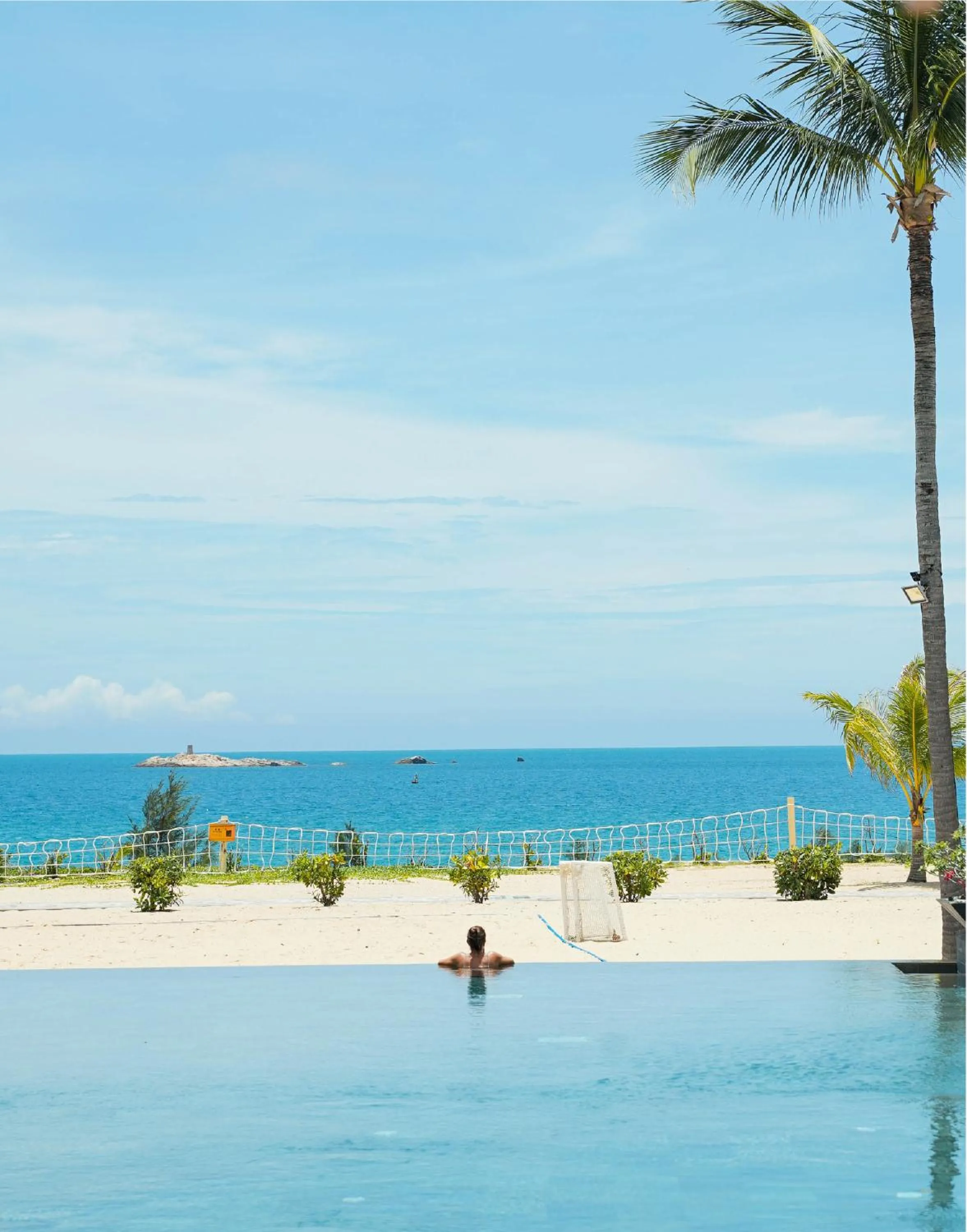 Swimming pool in The Ritz-Carlton Sanya, Yalong Bay