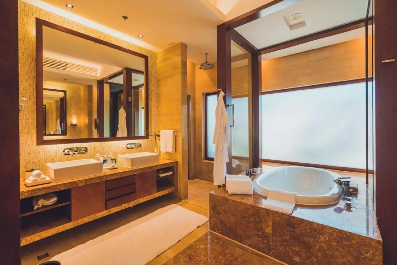 Shower in The Ritz-Carlton Sanya, Yalong Bay