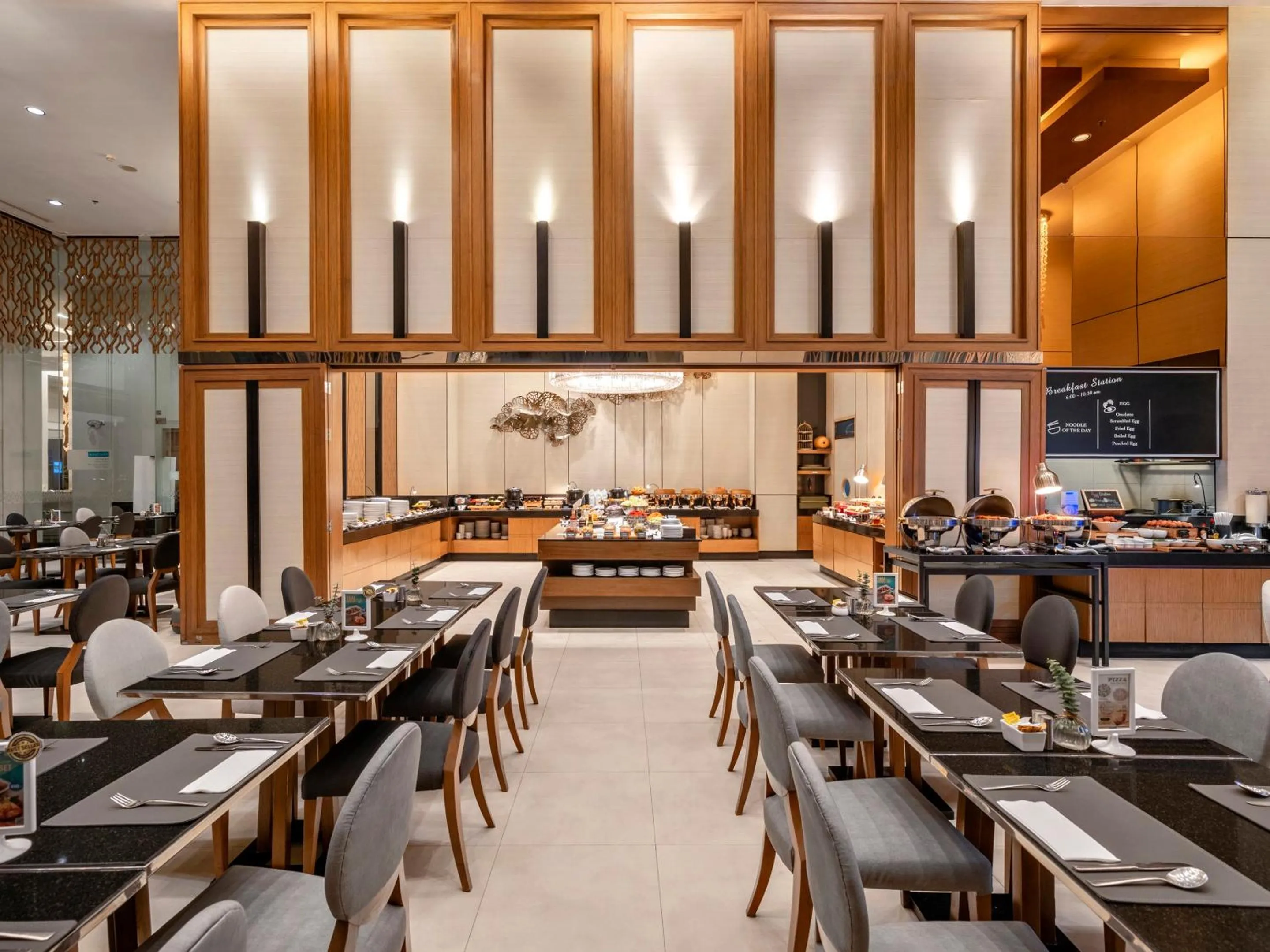 Restaurant/places to eat in Grande Centre Point Ploenchit