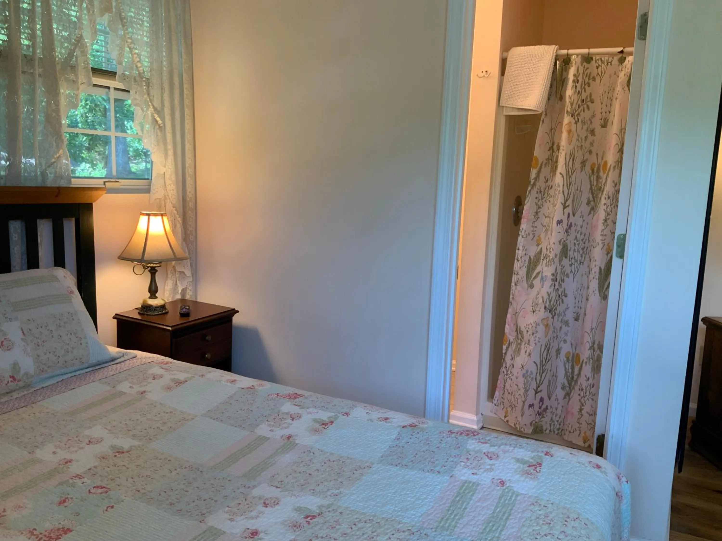 Bed in The Chimney Rock Inn & Cottages