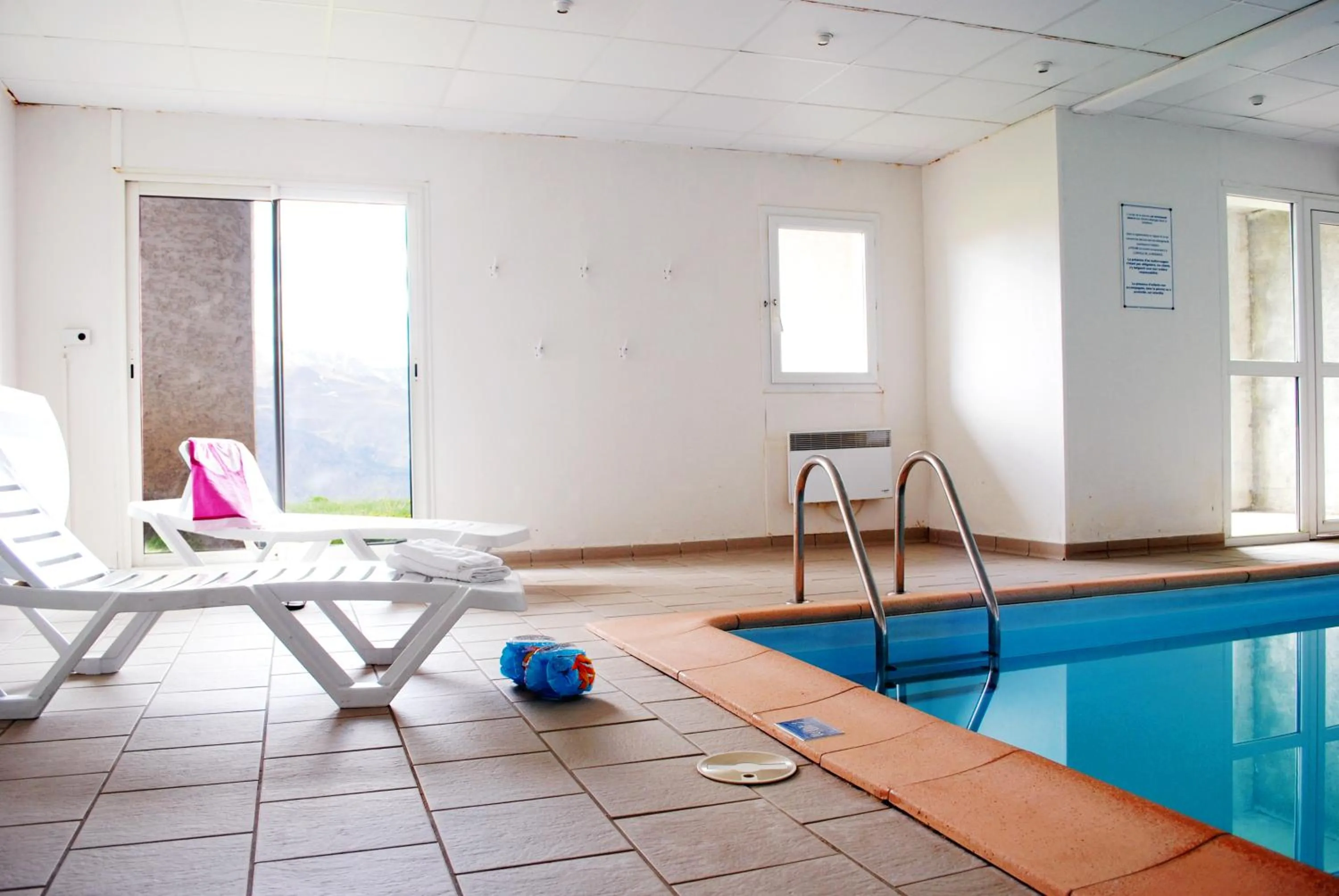 Swimming pool in Résidence Goélia Royal Peyragudes