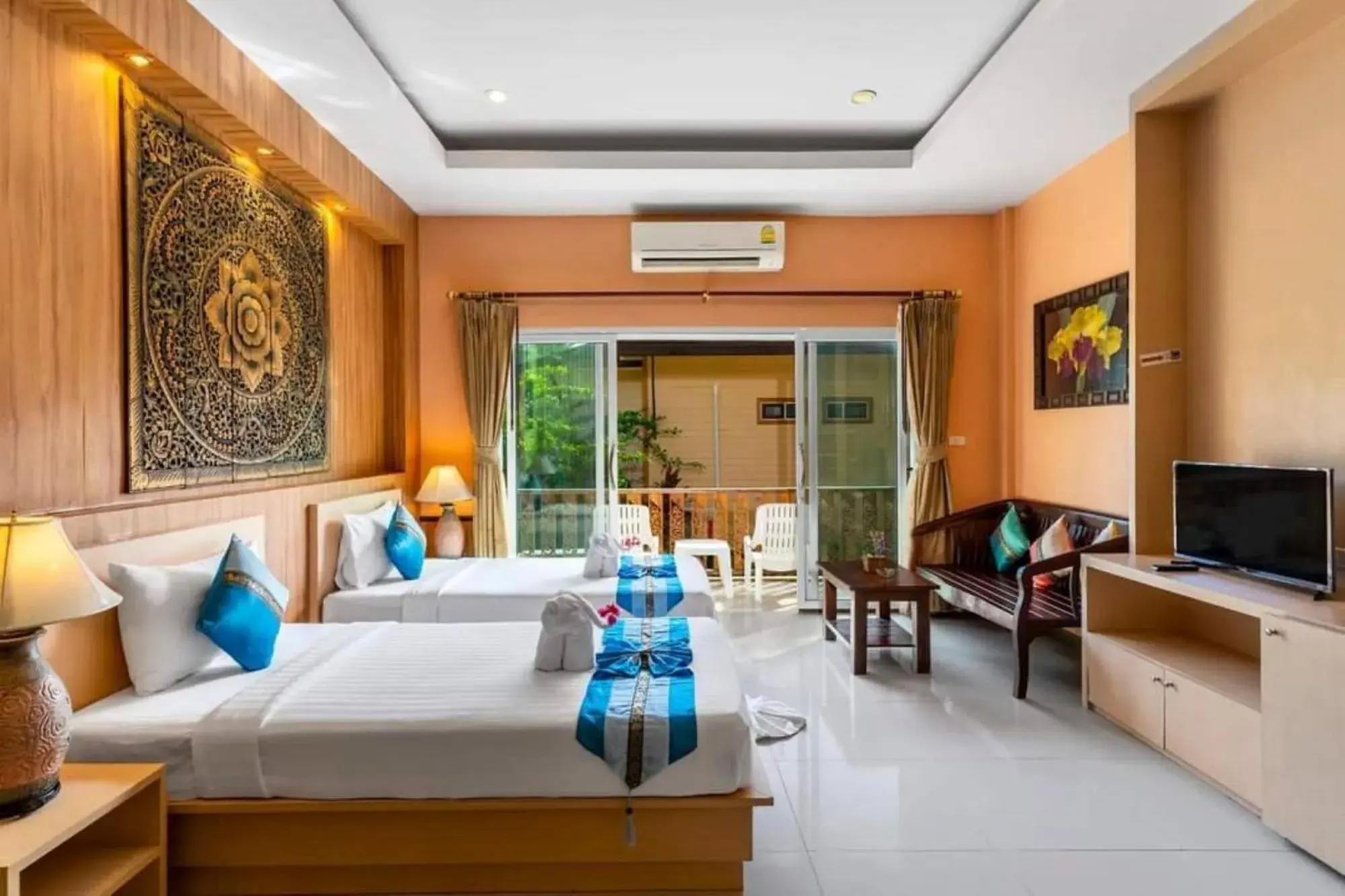 Superior Building Twin Room in Coconut Beach Resort, Koh Chang Superior Building Twin Room in Coconut Beach Resort, Koh Chang