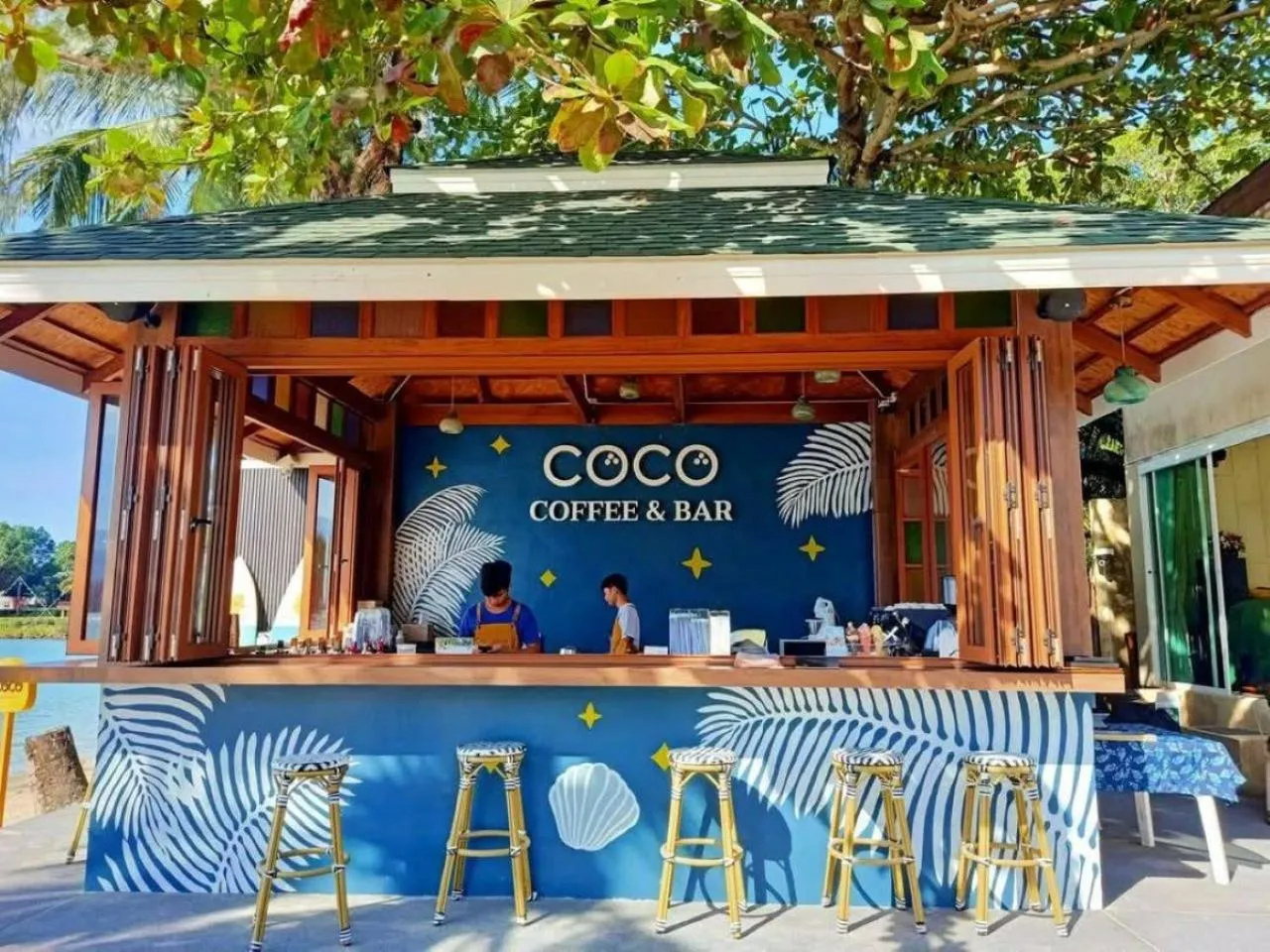 Lounge or bar in Coconut Beach Resort, Koh Chang