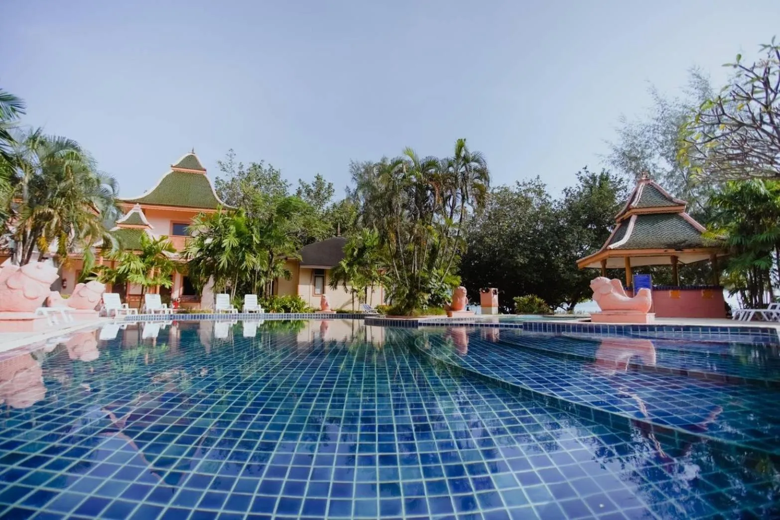 Swimming pool in Coconut Beach Resort, Koh Chang