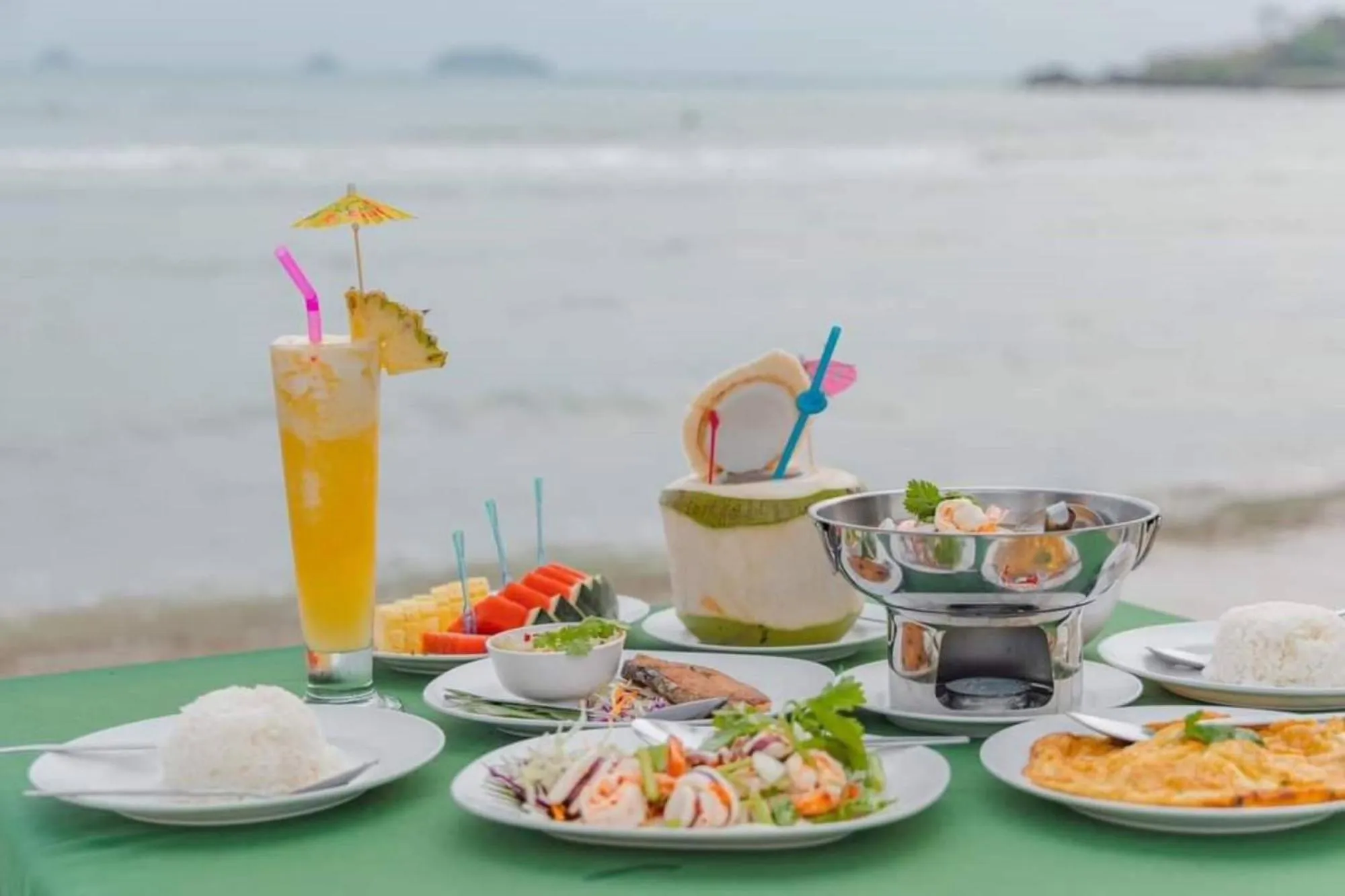 Food and drinks in Coconut Beach Resort, Koh Chang