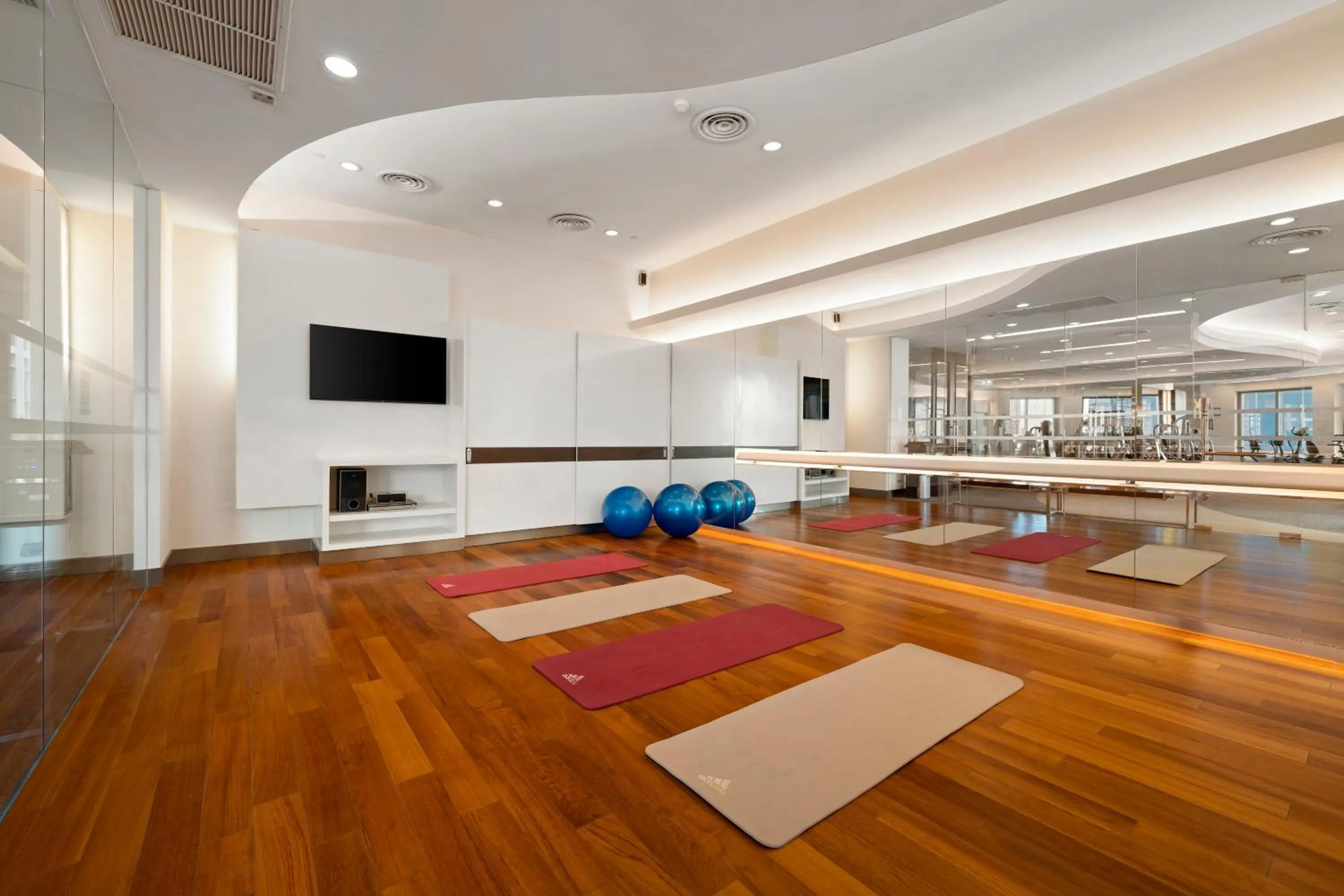 Fitness centre/facilities in Grande Centre Point Hotel Ratchadamri Bangkok