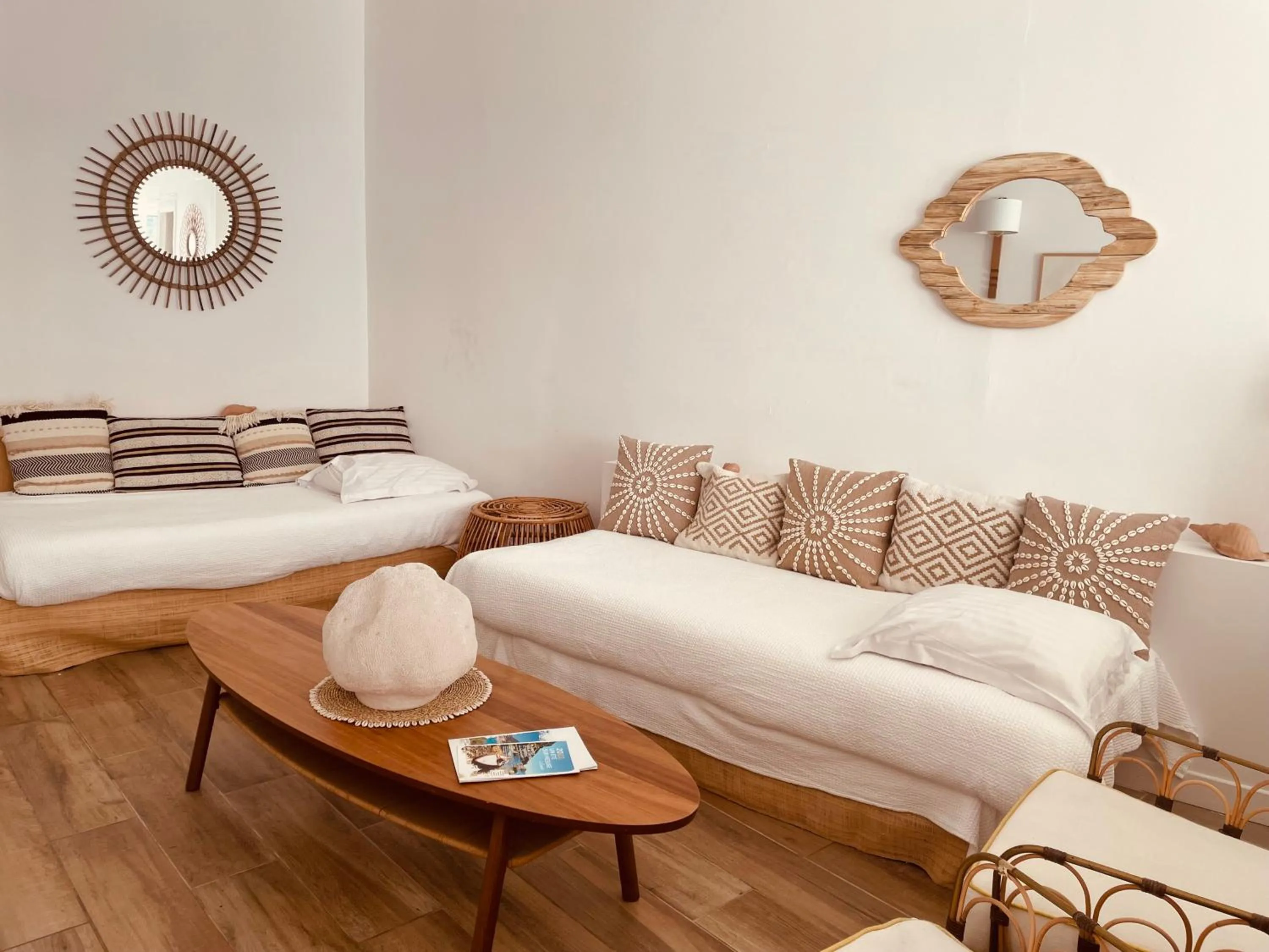 Photo of the whole room in Hotel de La Plage - Mahogany