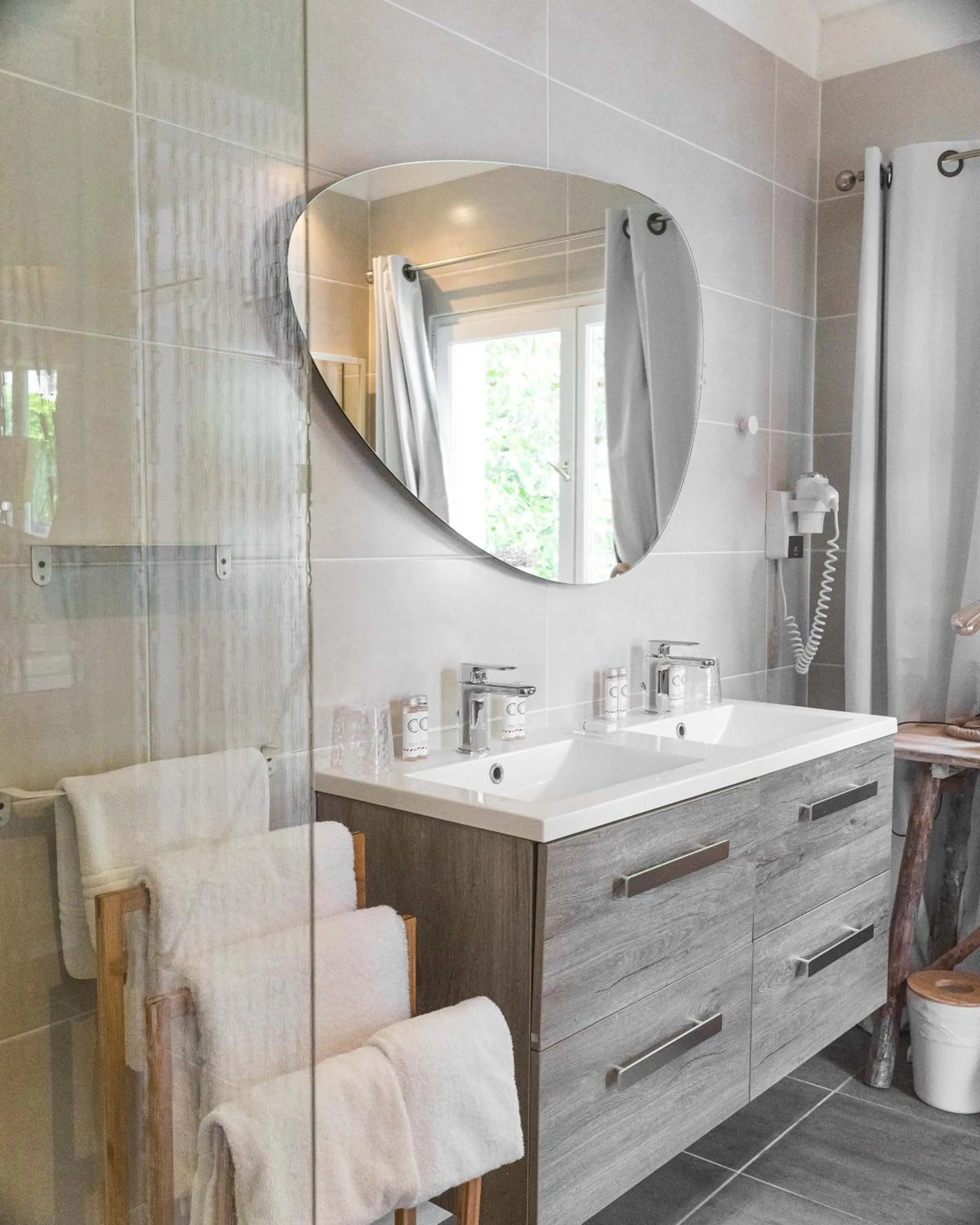 Bathroom in Hotel de La Plage - Mahogany