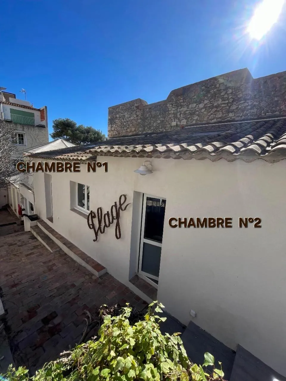 Hotel de La Plage - Mahogany