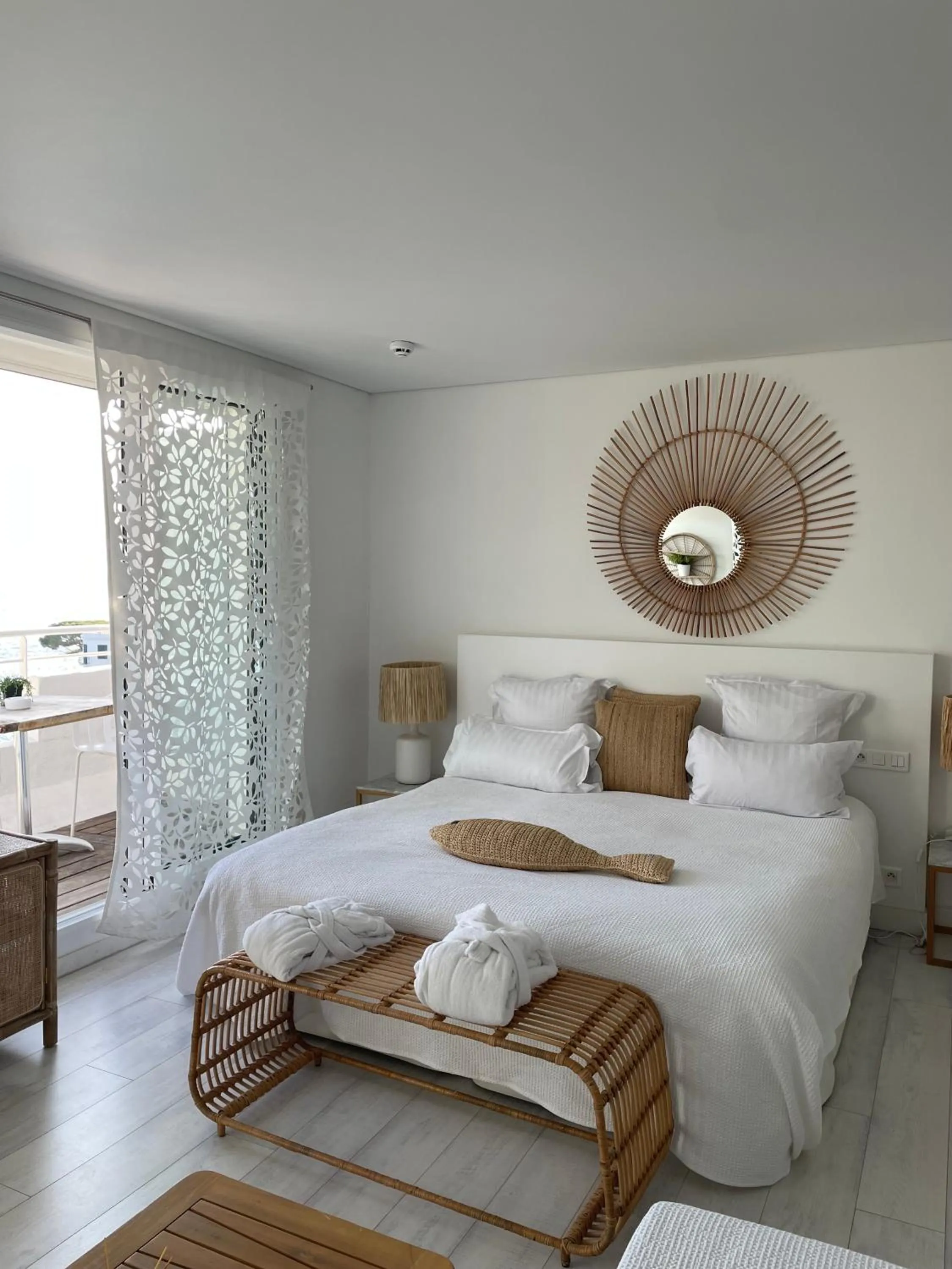 Photo of the whole room, Bed in Hotel de La Plage - Mahogany