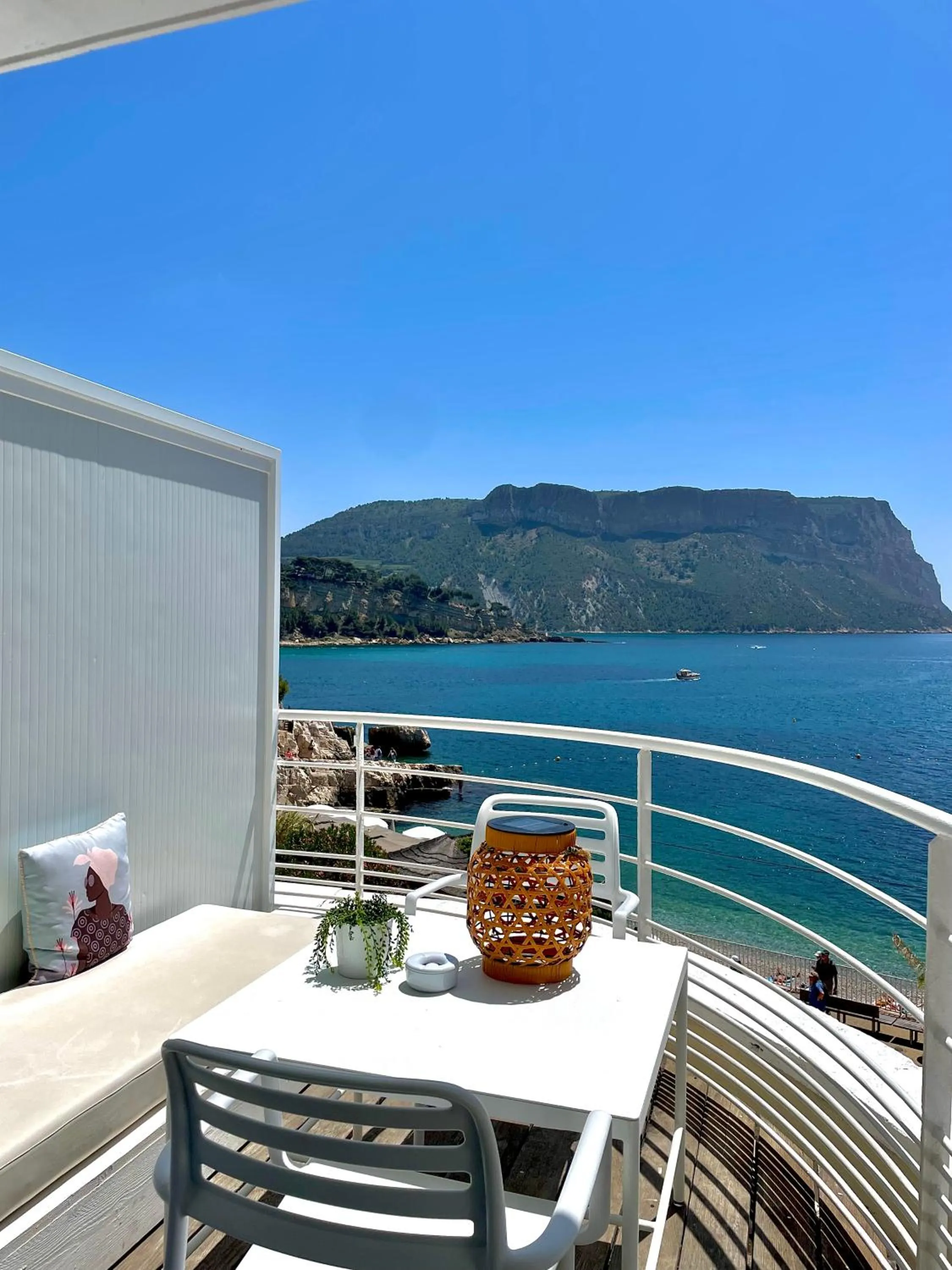 Hotel de La Plage - Mahogany