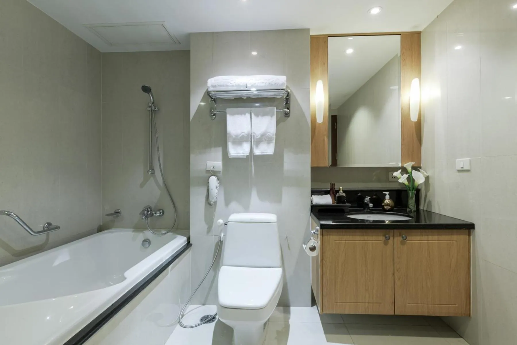 Shower in Centre Point Sukhumvit Thong-Lo