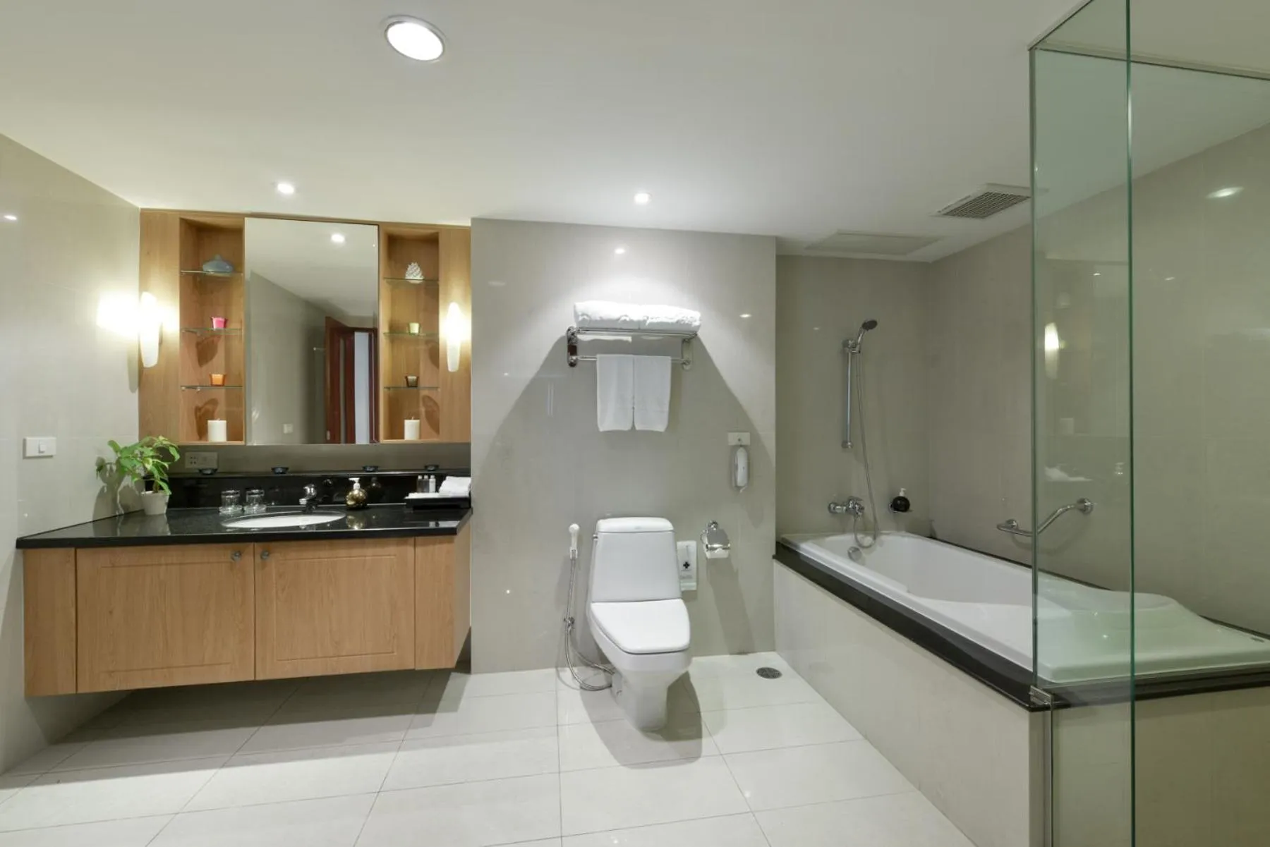 Shower in Centre Point Sukhumvit Thong-Lo