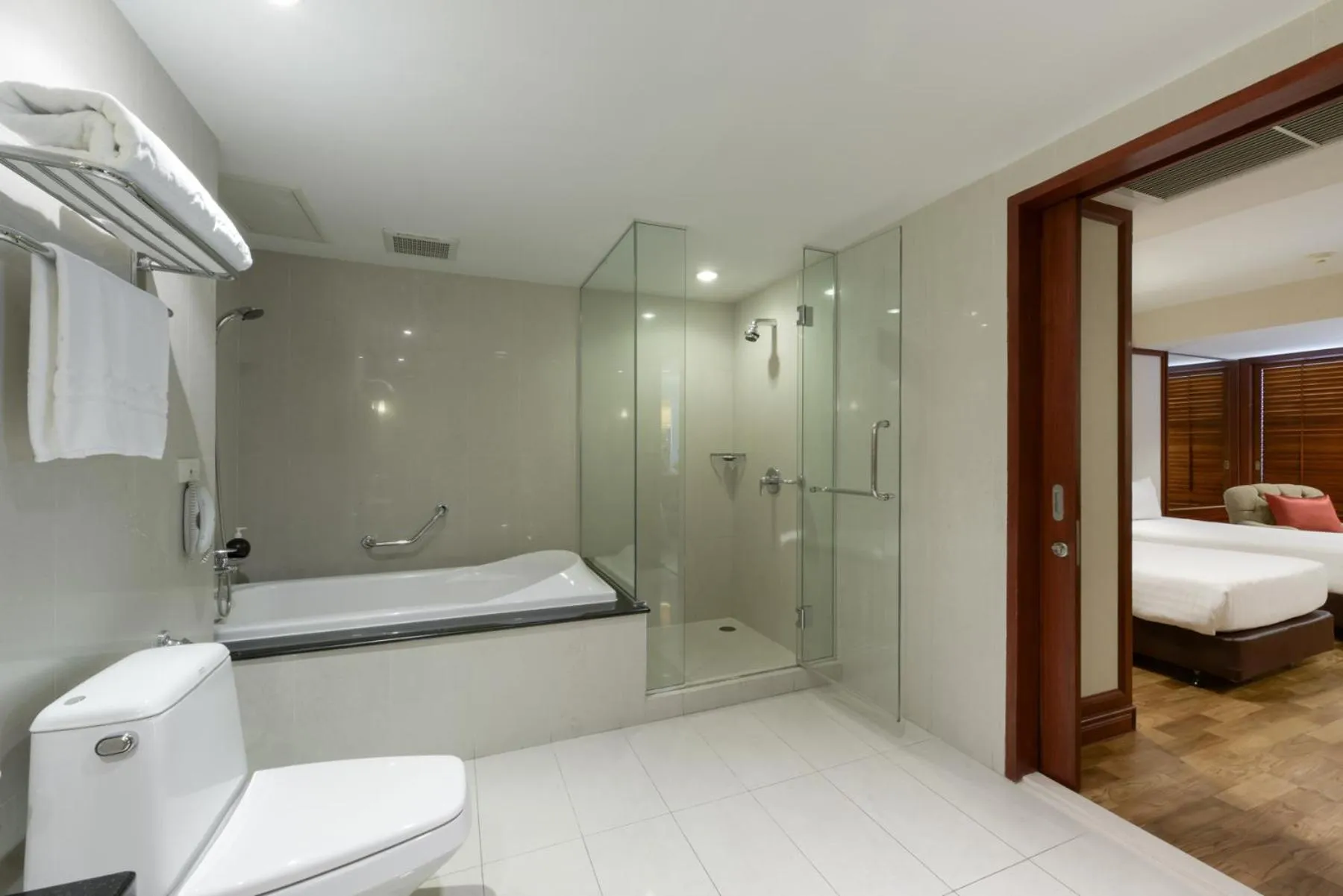 Shower in Centre Point Sukhumvit Thong-Lo