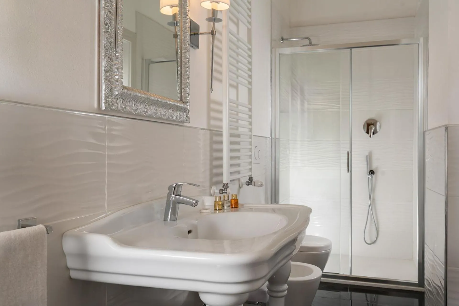 Bathroom in Albergo Rossini 1936