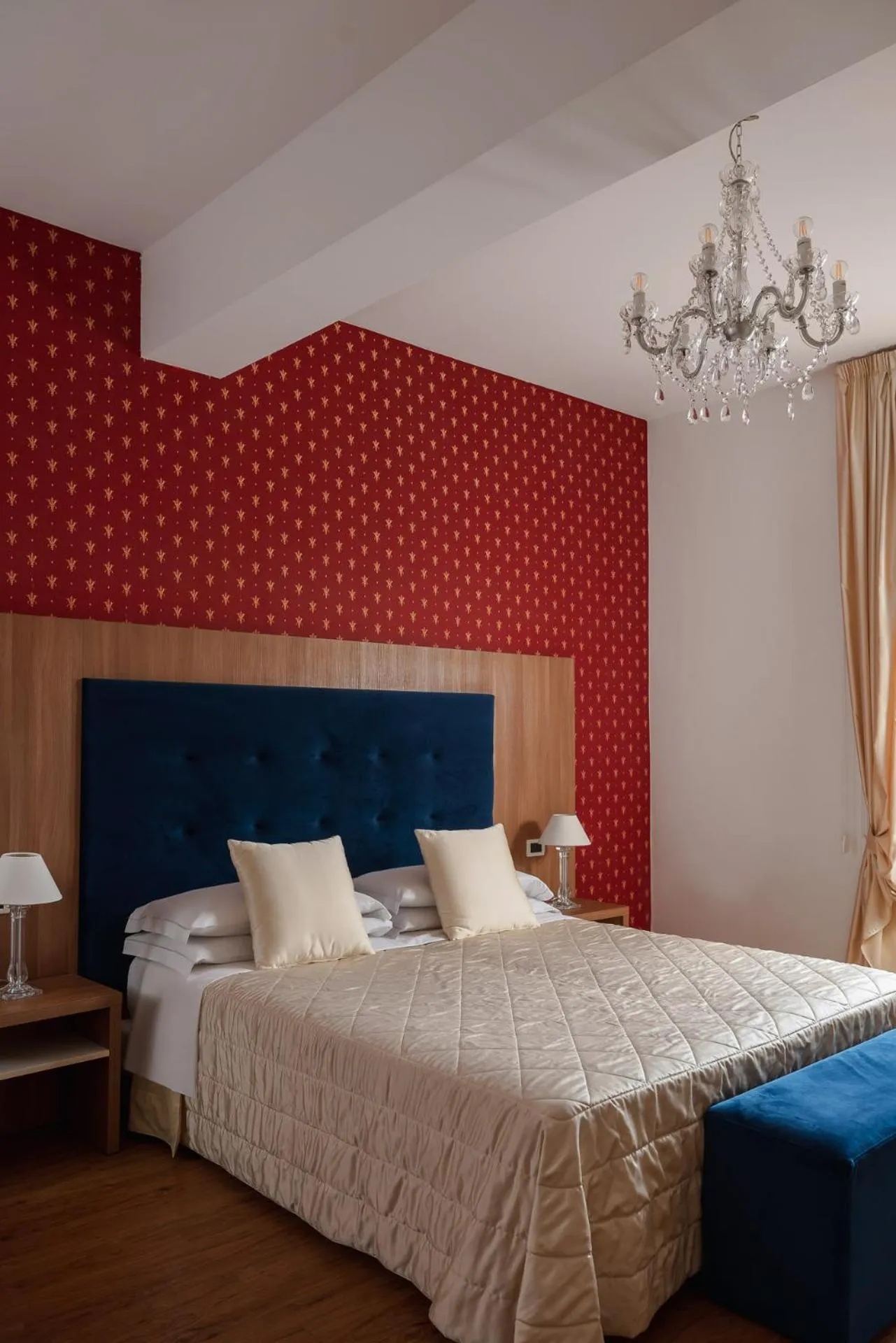 Photo of the whole room, Bed in Albergo Rossini 1936