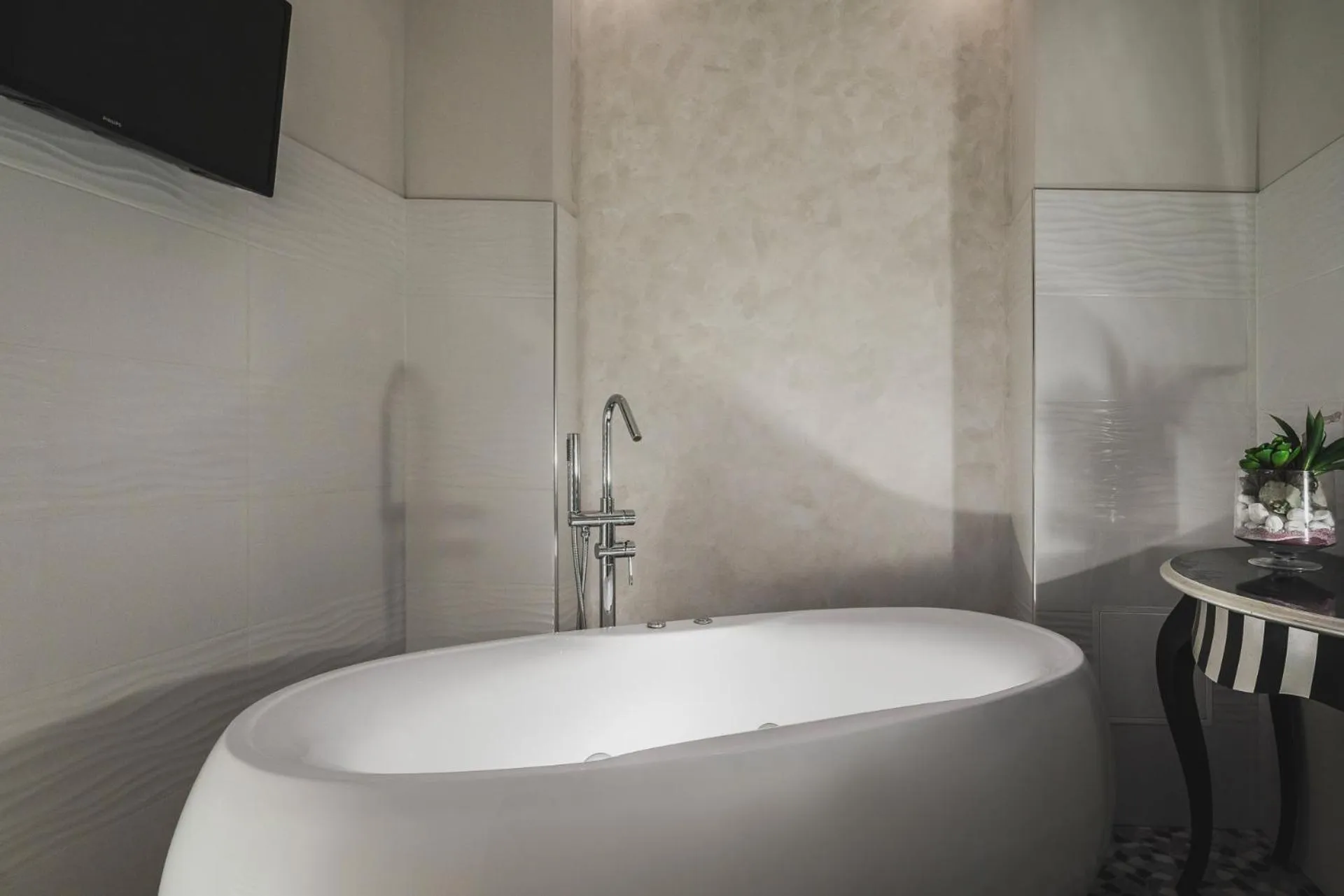 Hot Tub in Albergo Rossini 1936