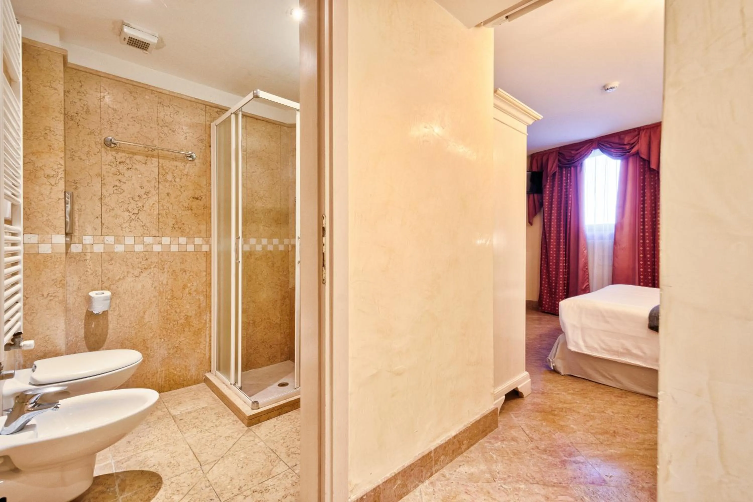 Bathroom in Hotel Vecellio Venice on the Lagoon