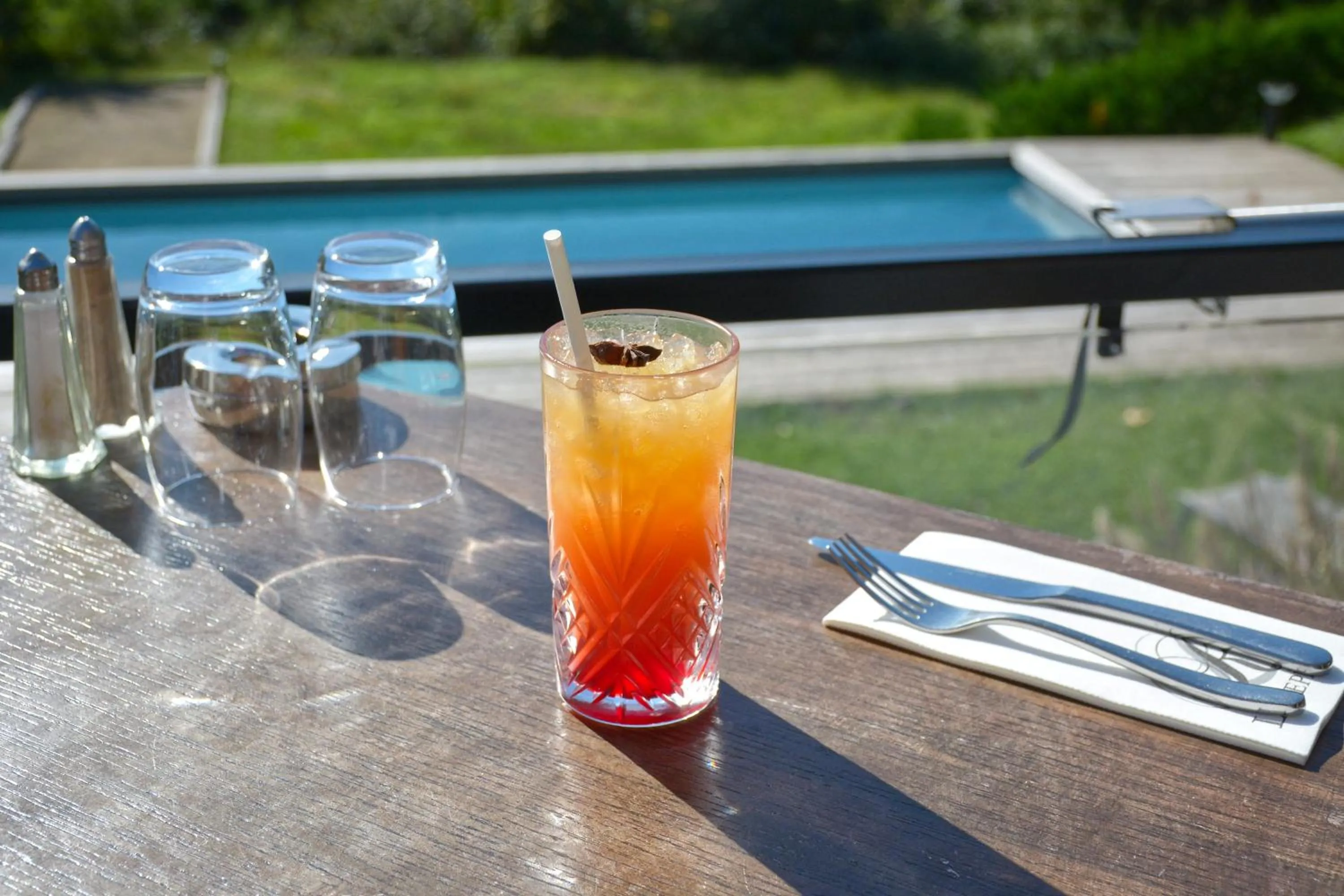 Patio in Hôtel Restaurant Le Repère