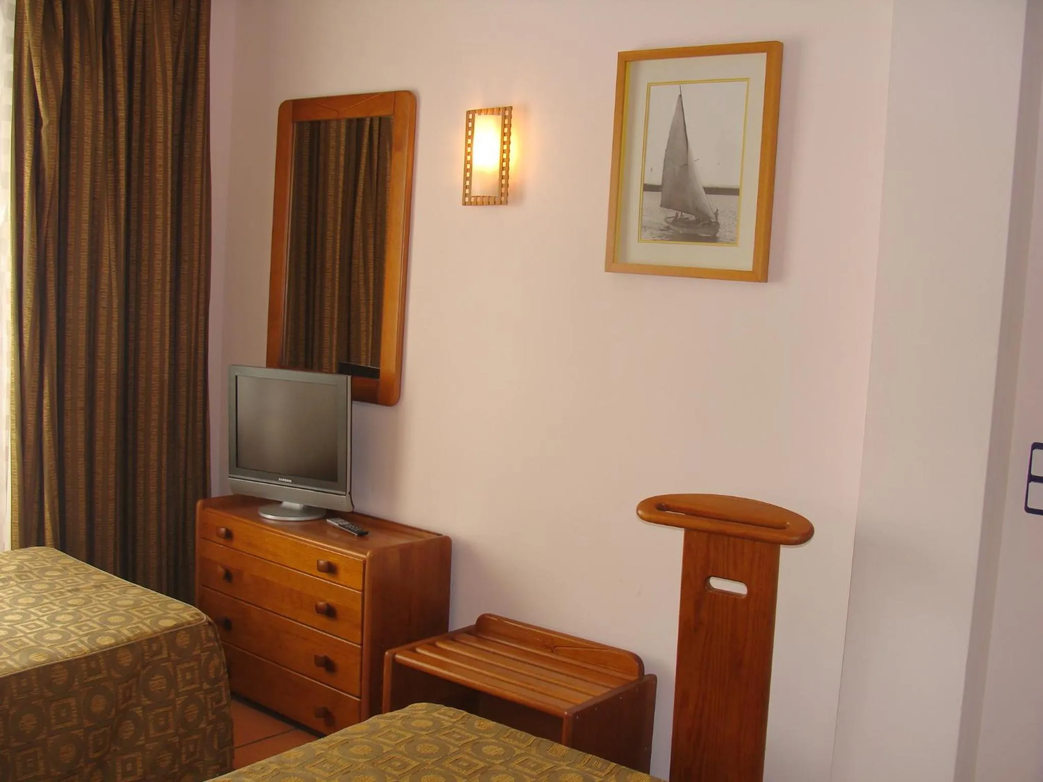 Decorative detail, Bed in Apartamentos Turisticos Verdemar